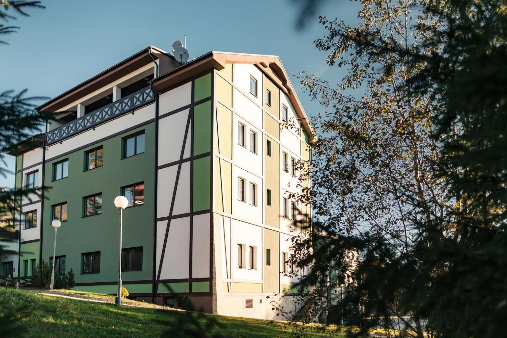 Property building in Apartmanovy dom Familia Smokovec