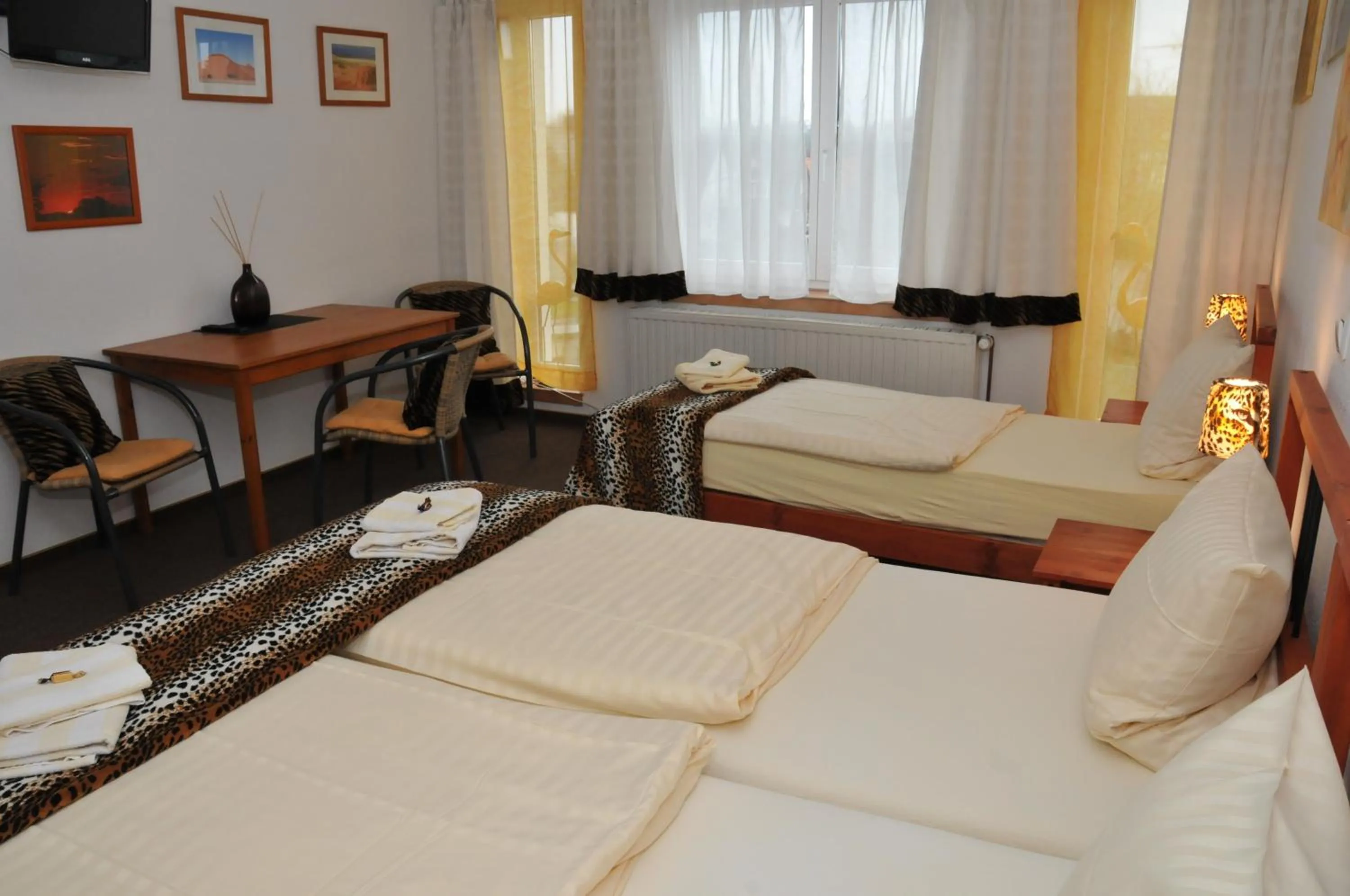 Photo of the whole room, Bed in Pension Bella Vista