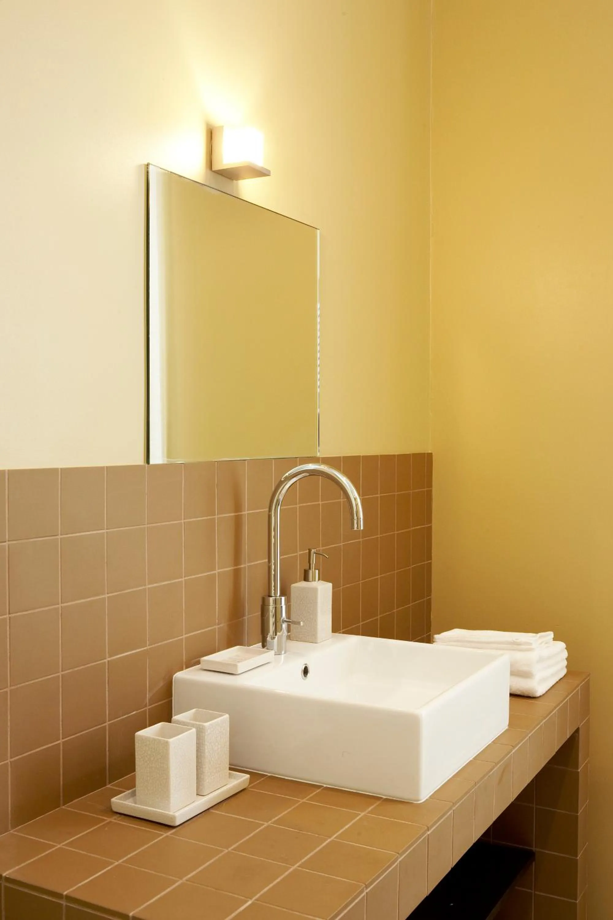 Bathroom in Le Vaudeville