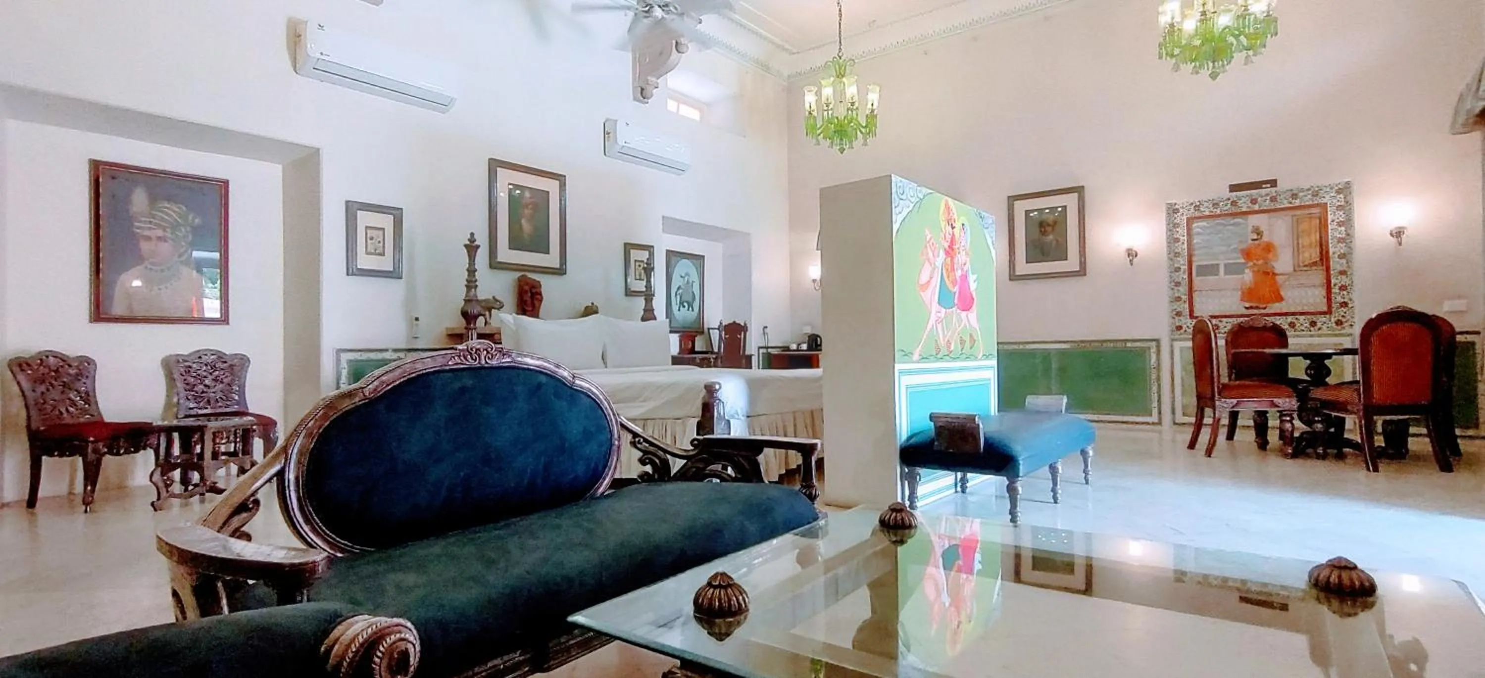 Photo of the whole room in Chomu Palace Jaipur - A Heritage Hotel