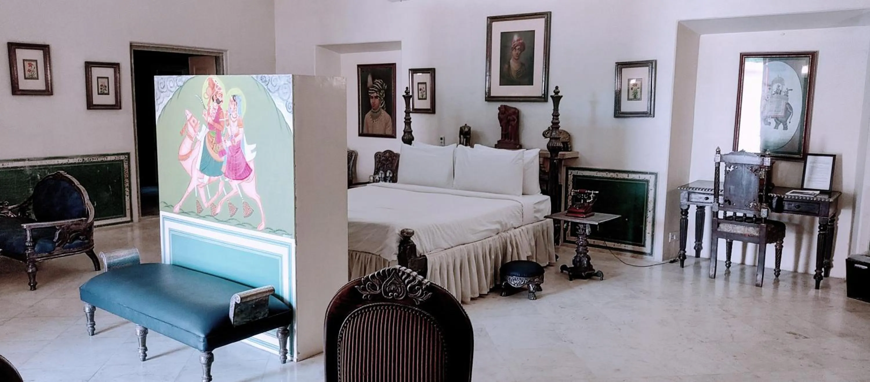 Photo of the whole room, Bed in Chomu Palace Jaipur - A Heritage Hotel