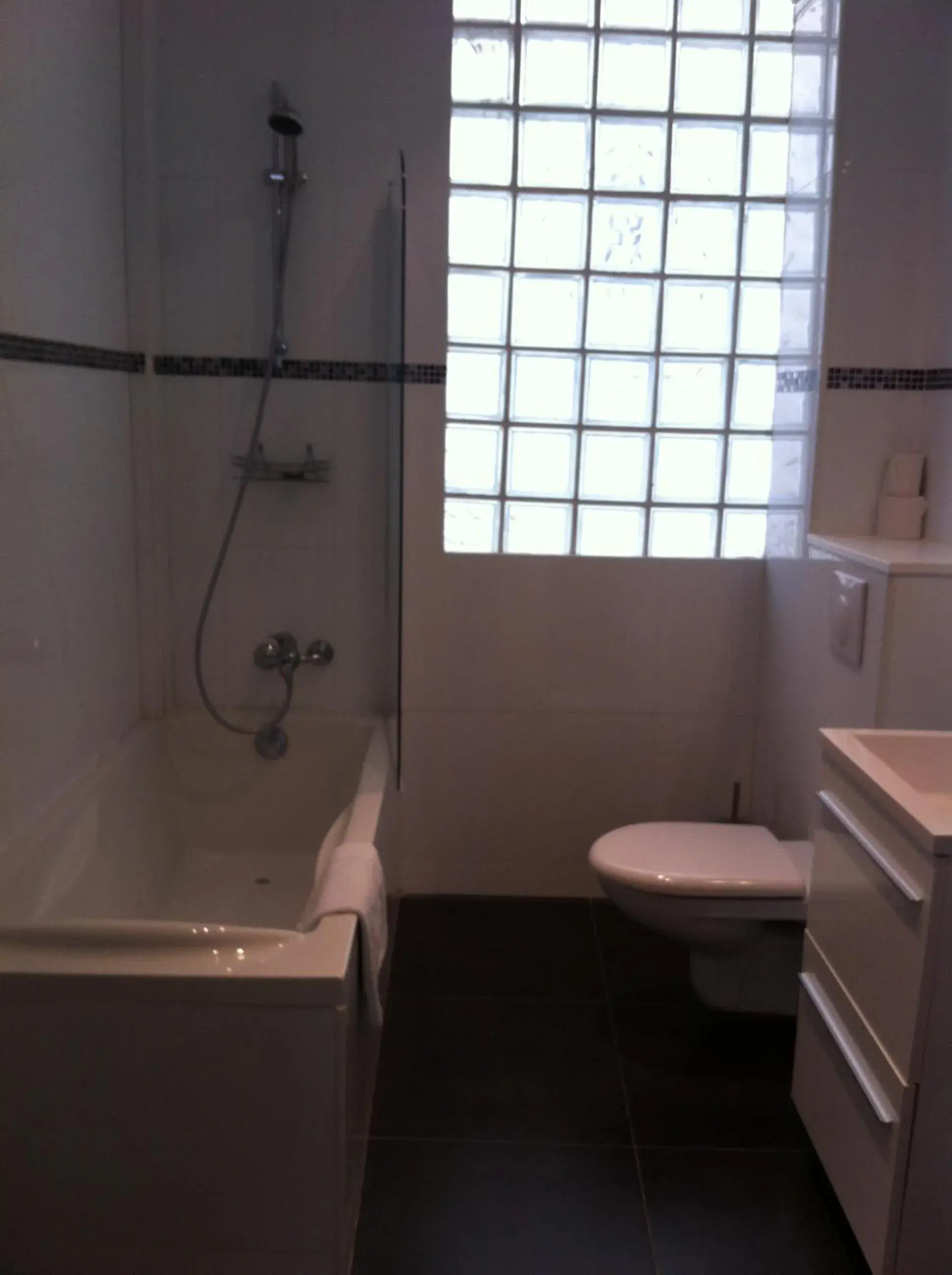 Bathroom in Grand Hôtel Magenta Bathroom in Grand Hôtel Magenta