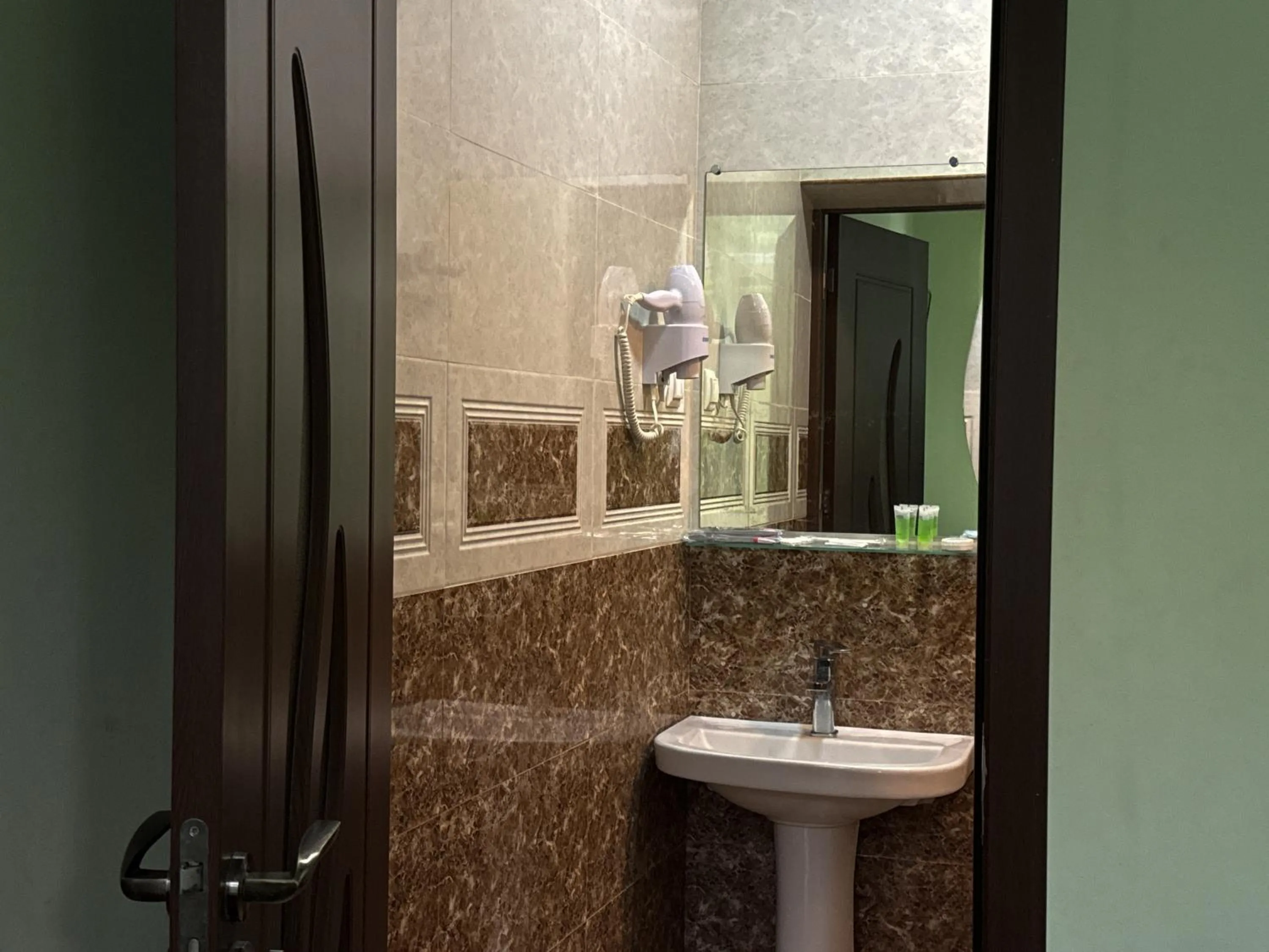 Bathroom in Kirch Hotel & Restaurant