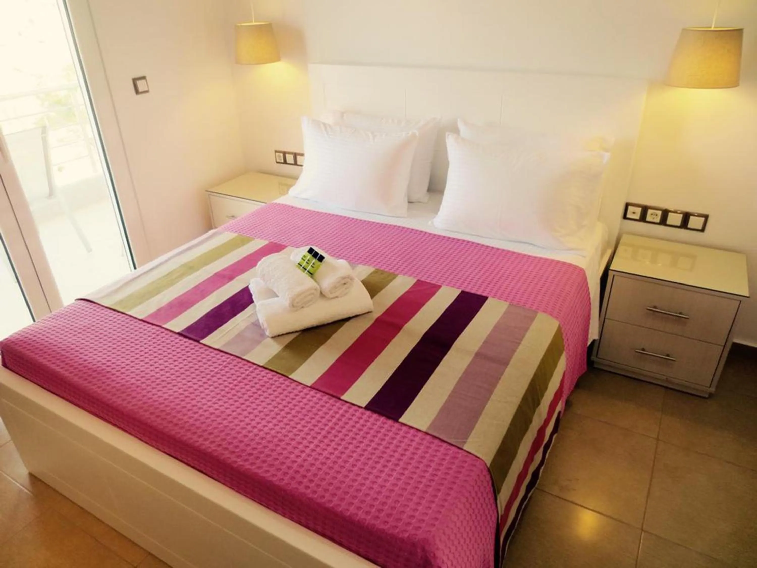 Property building, Bed in Hotel Mira Mare