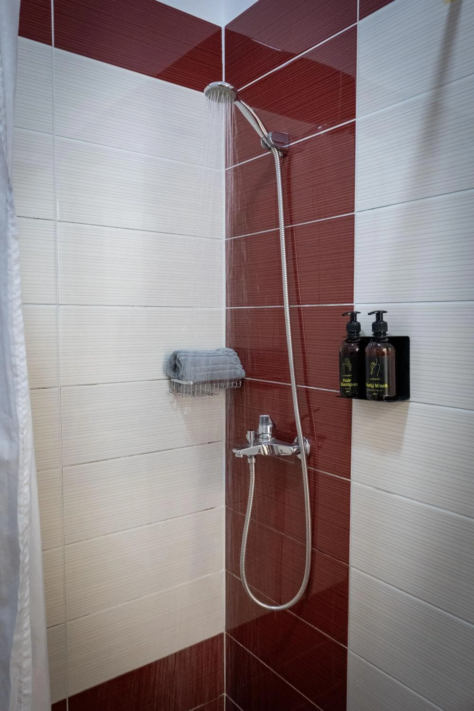 Shower in Hotel Mira Mare