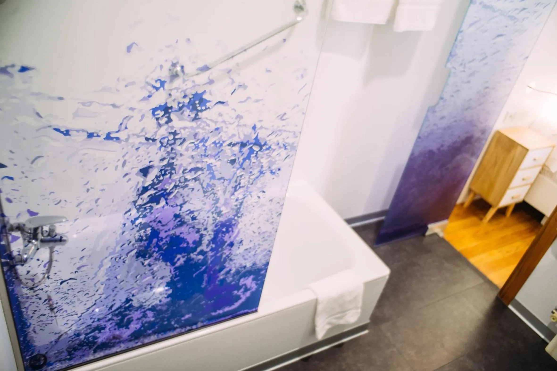 Shower in Hotel Lino