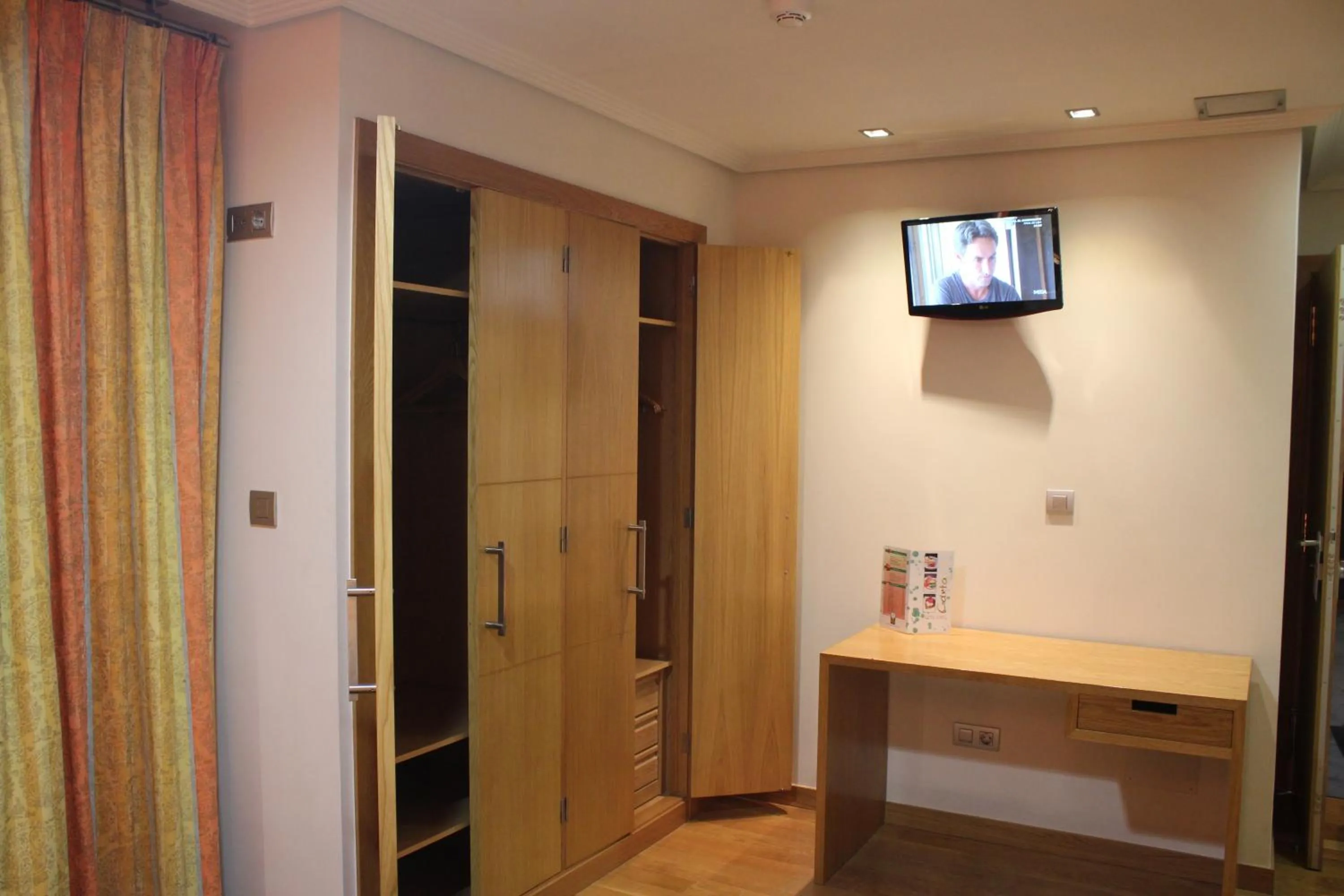 TV and multimedia in Hotel Lino