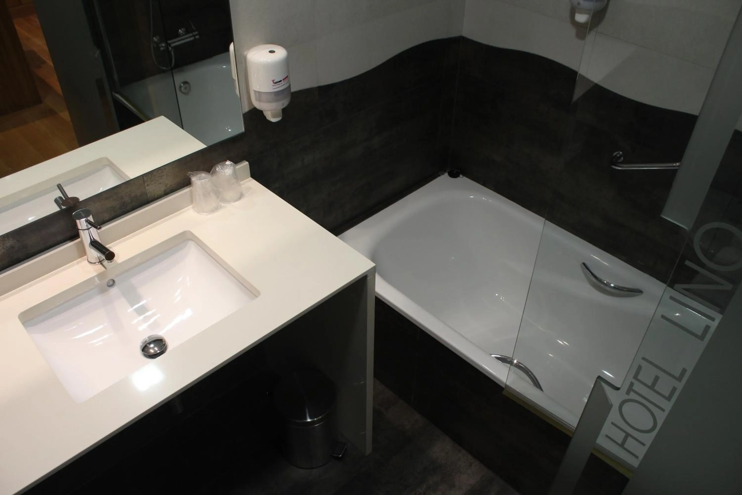 Bathroom in Hotel Lino