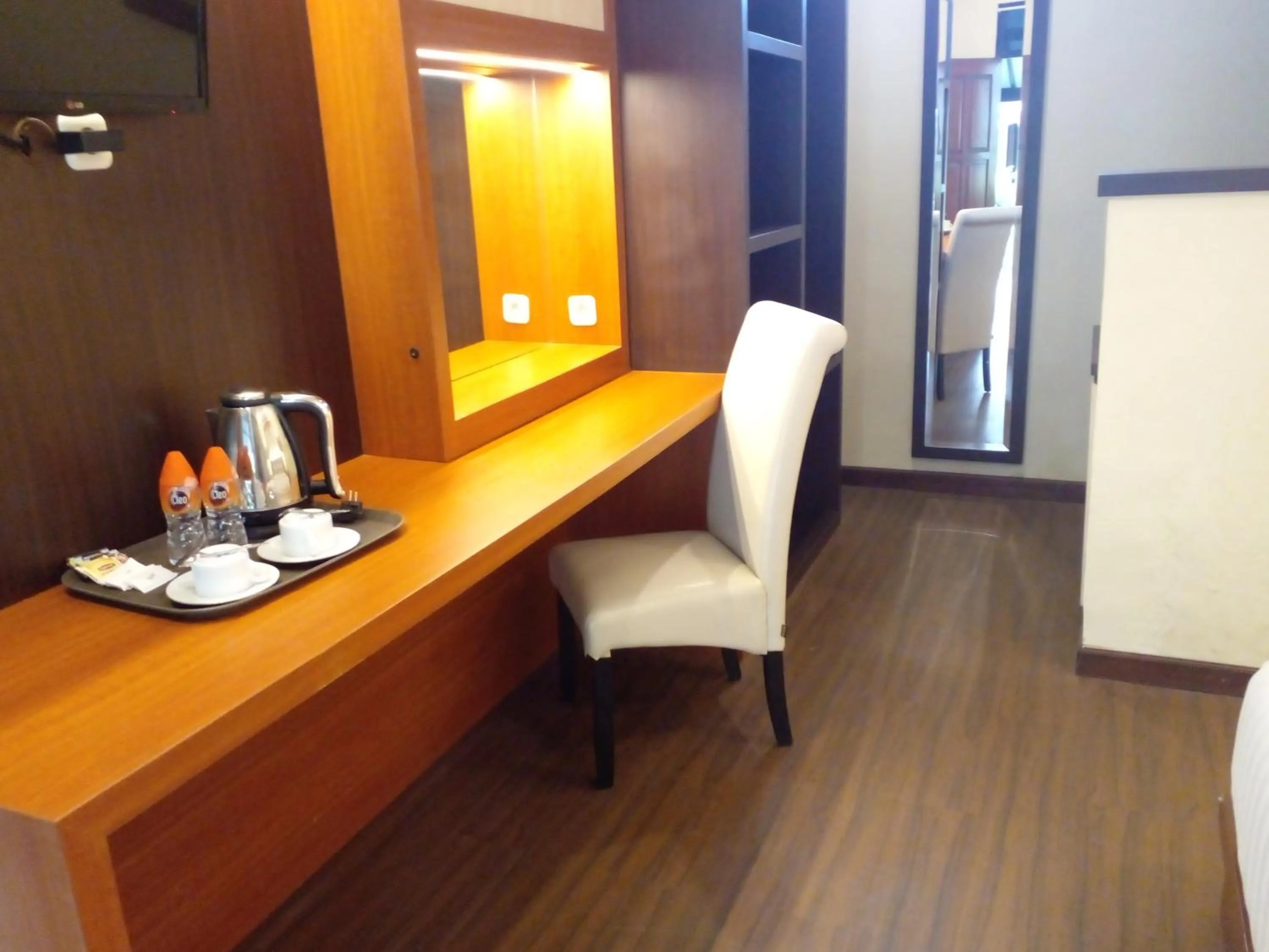 Coffee/tea facilities in Segara Anak Hotel