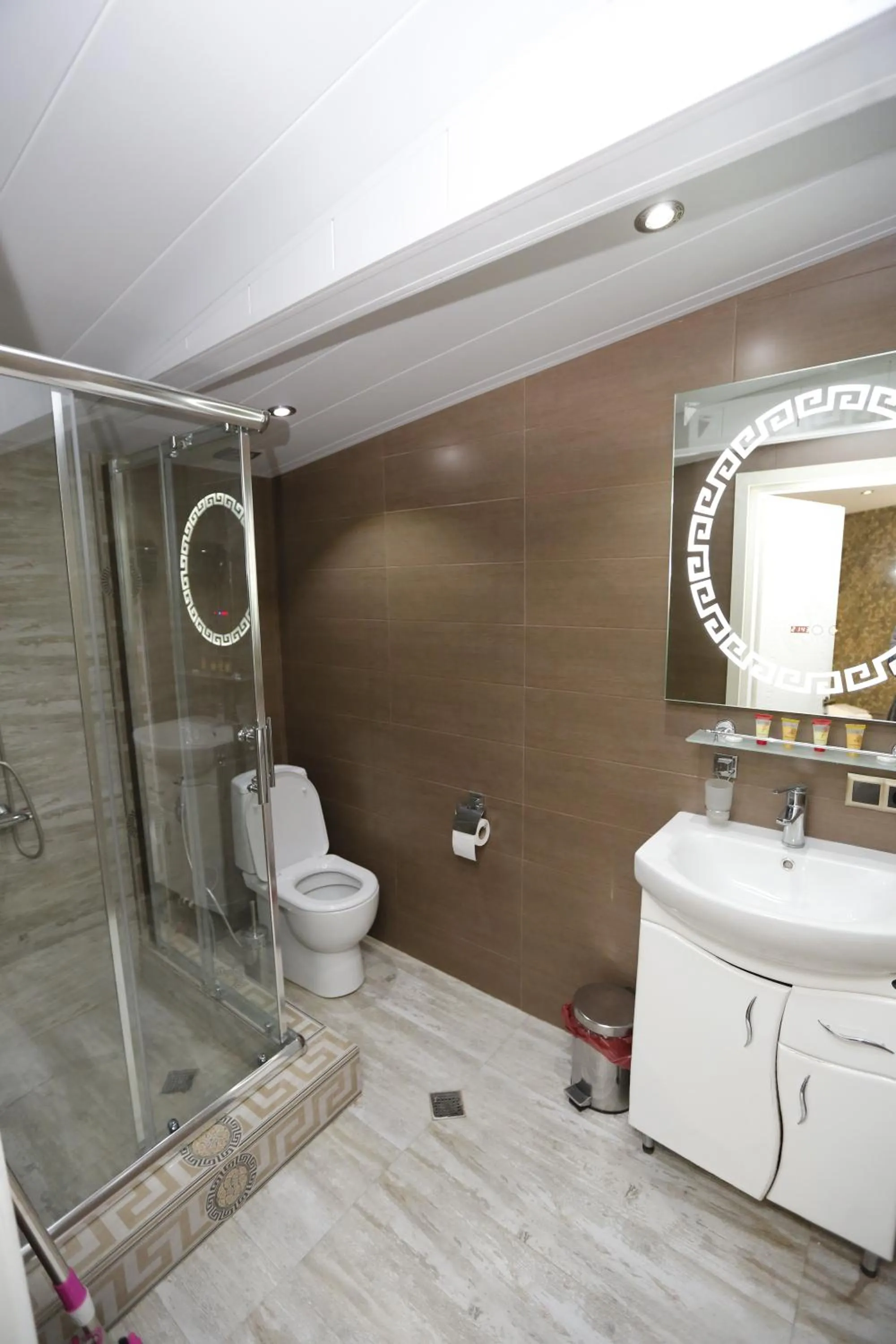 Bathroom in Grand GMP