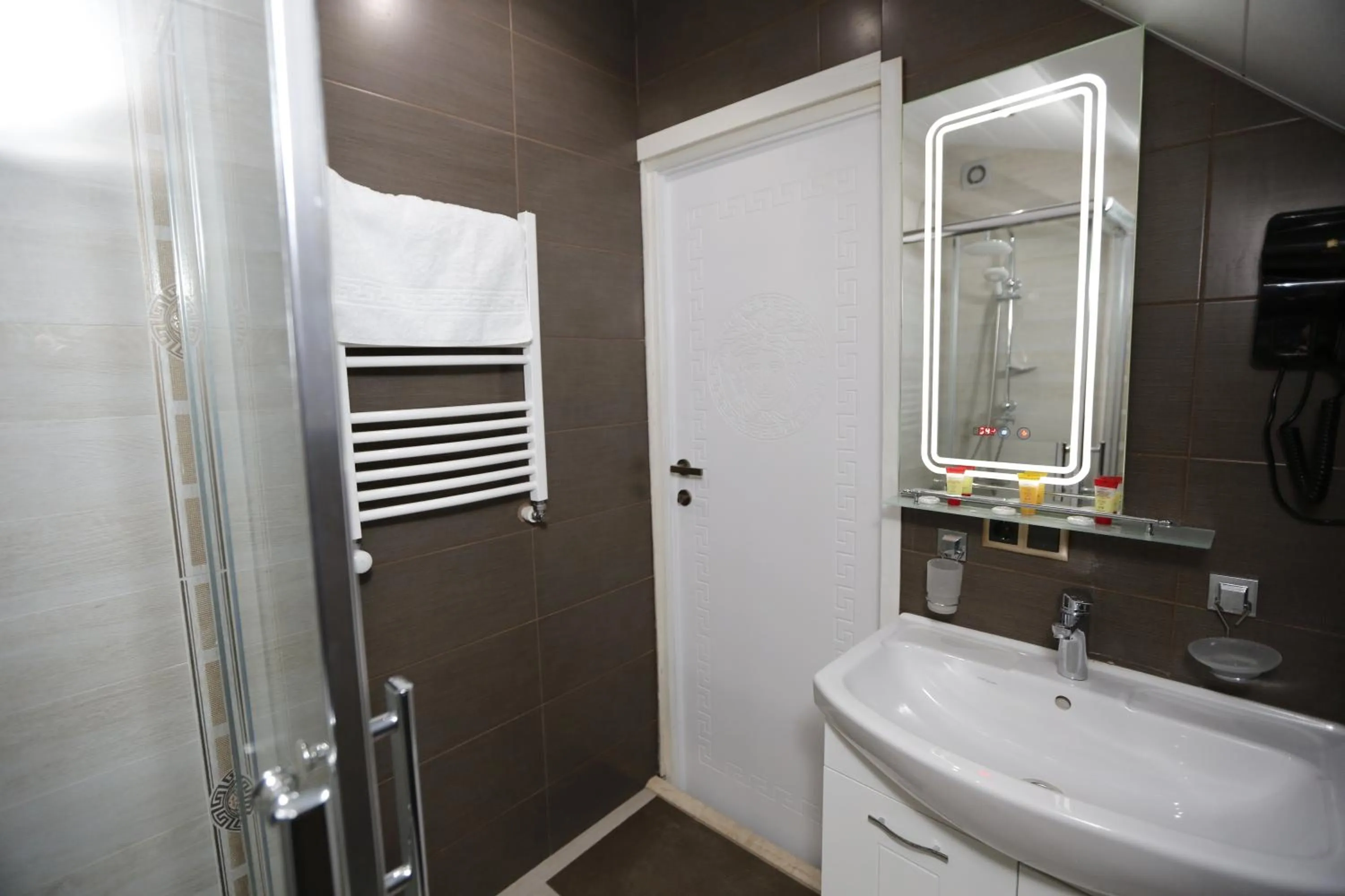 Bathroom in Grand GMP