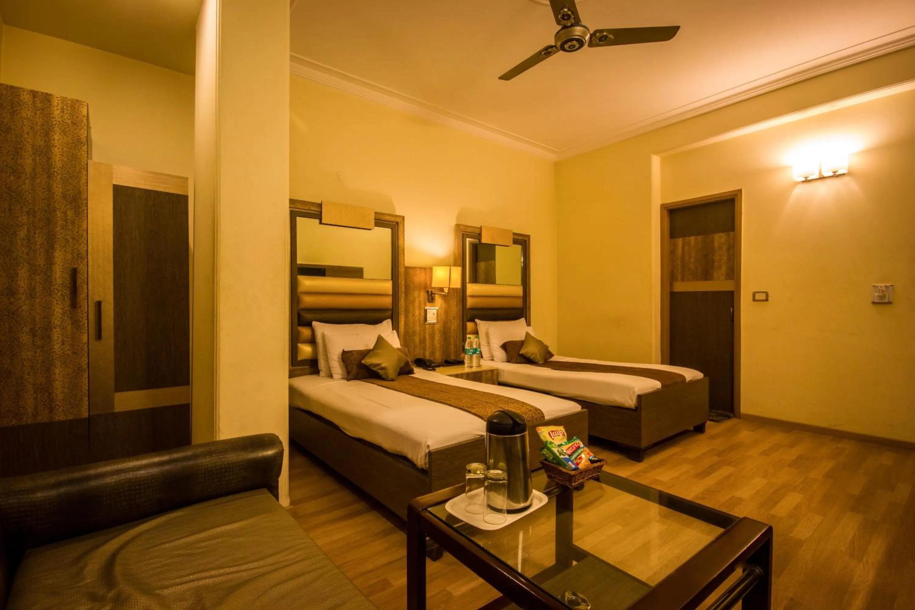 Bed in The Suncourt Hotel Yatri