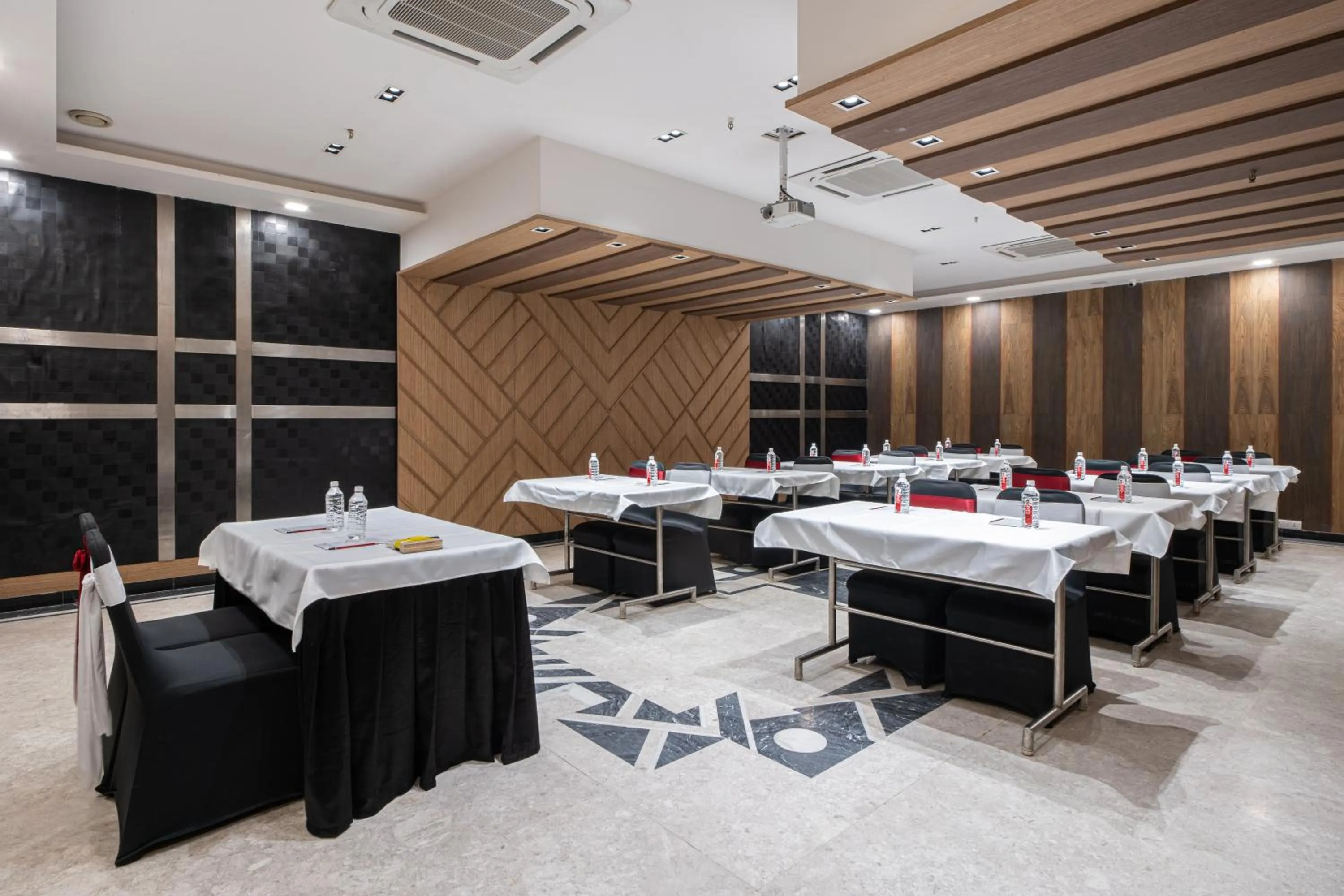 Meeting/conference room in The Suncourt Hotel Yatri