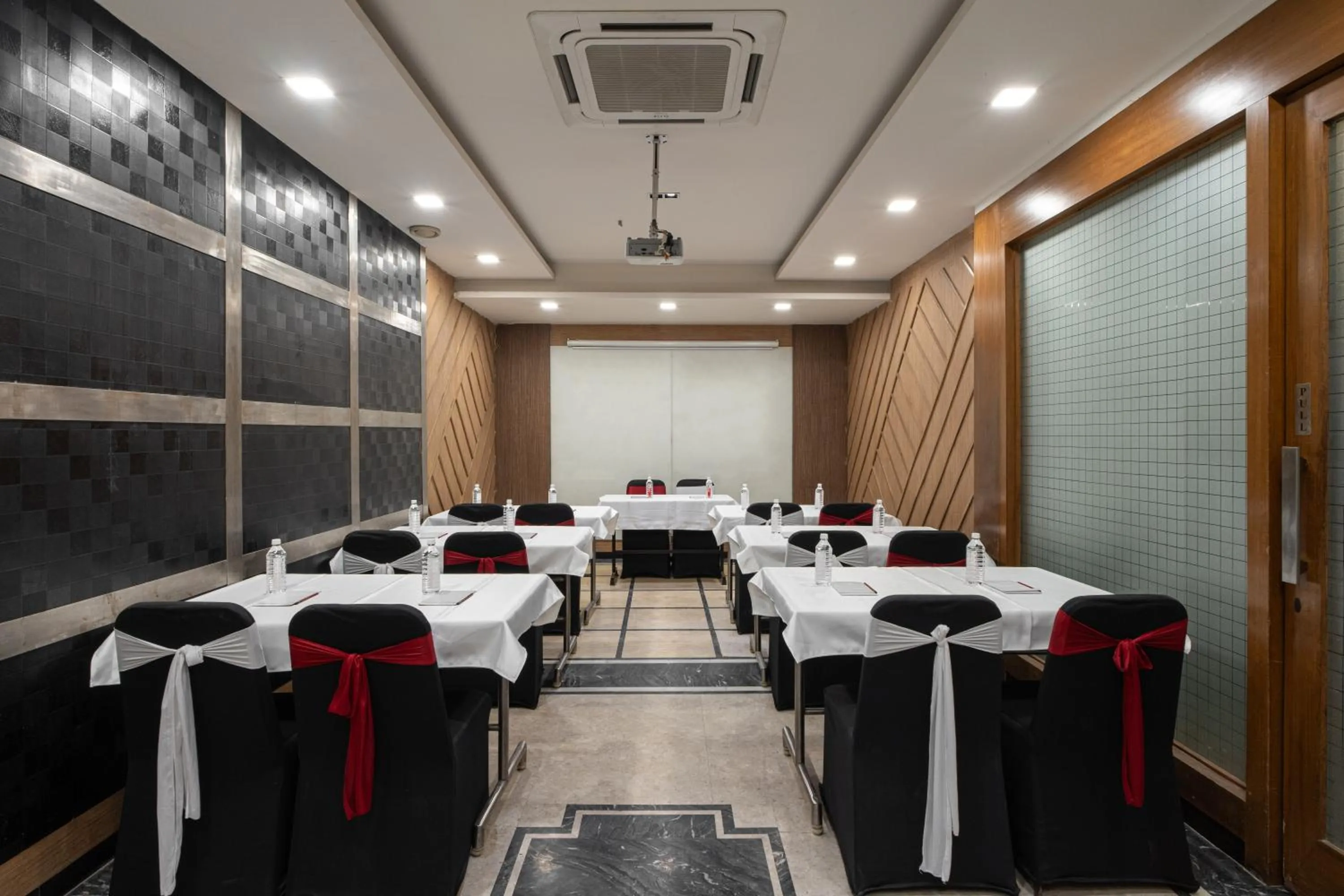 Meeting/conference room in The Suncourt Hotel Yatri