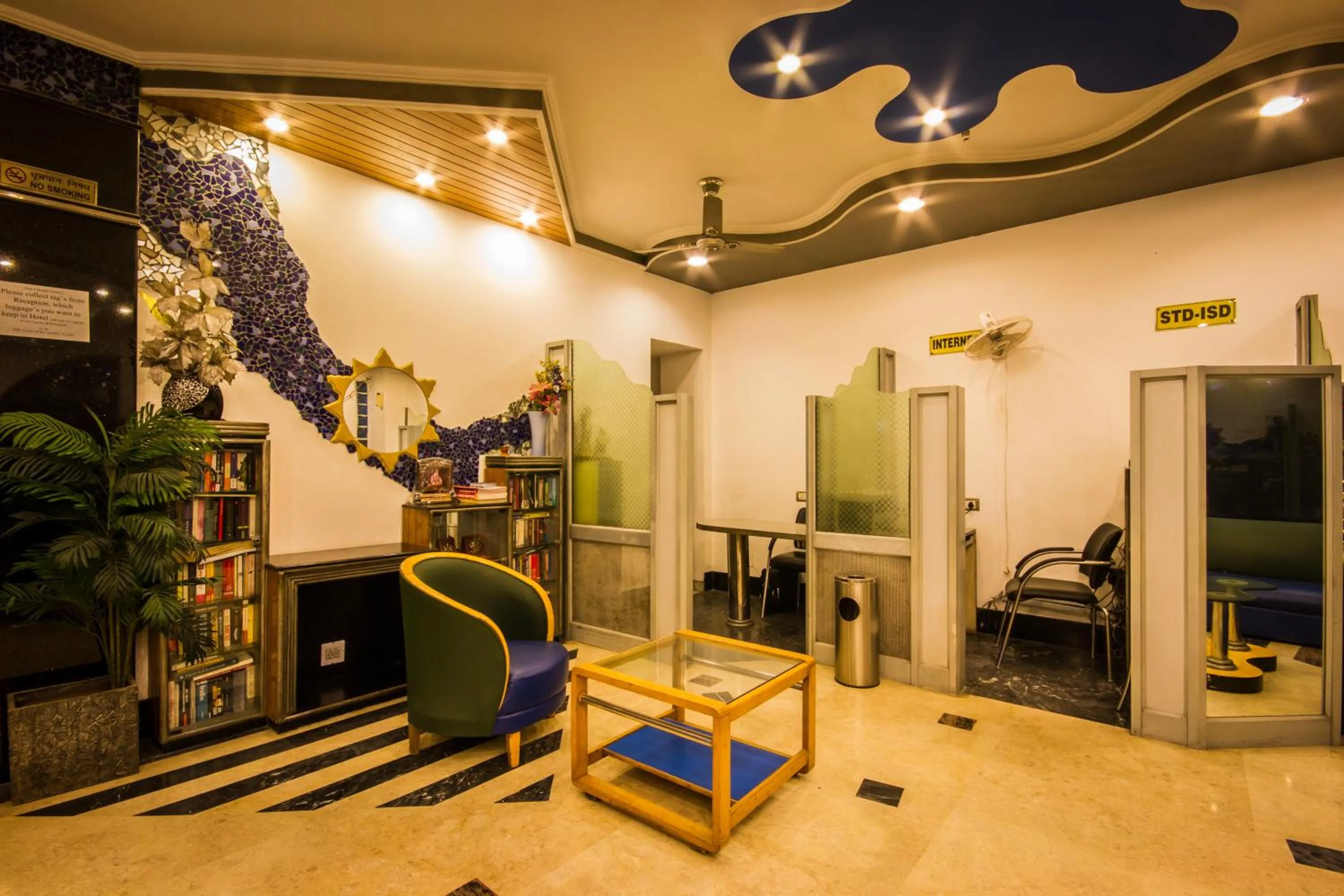 Library in The Suncourt Hotel Yatri