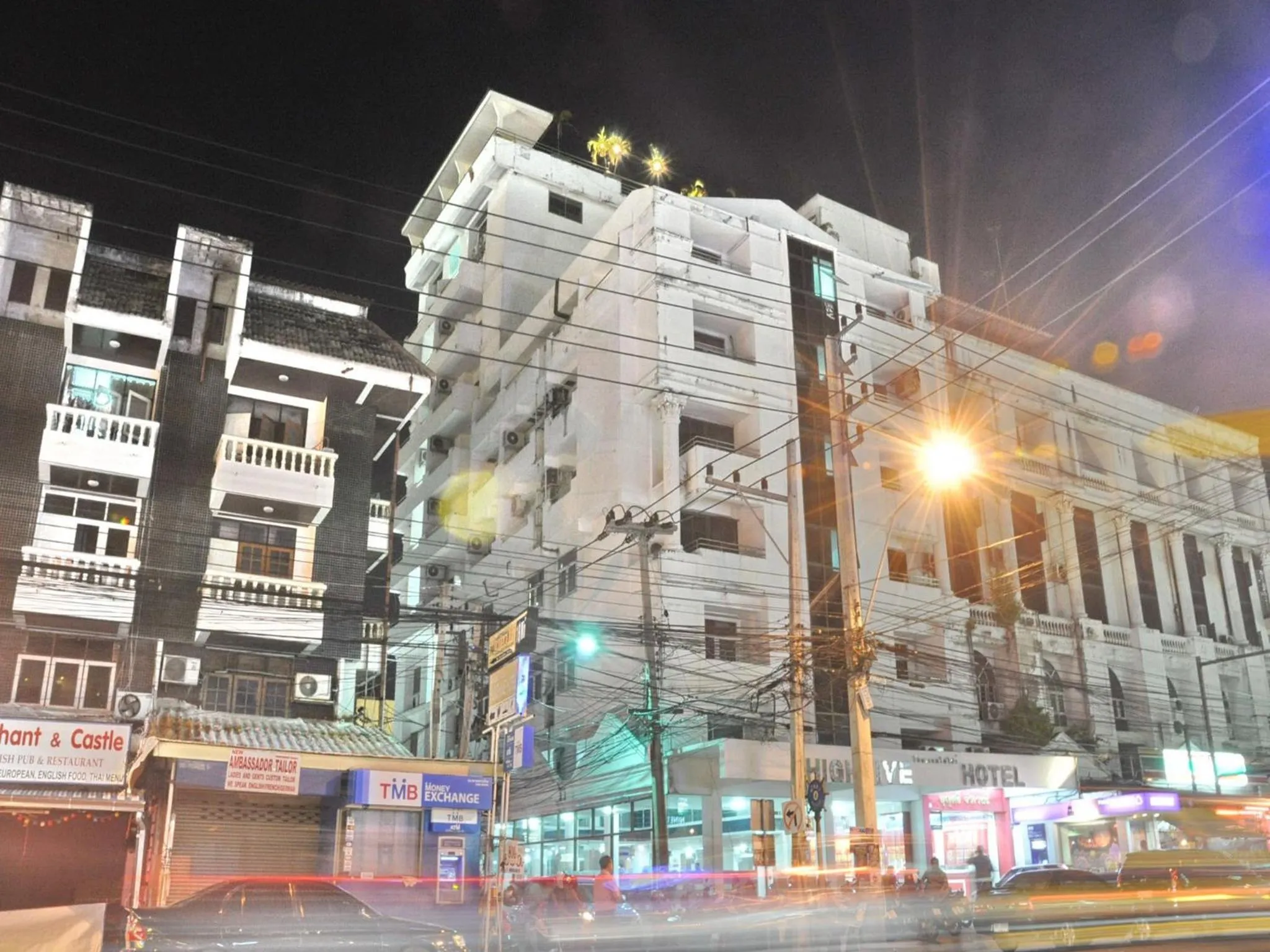 Facade/entrance in Highfive Hotel Pattaya