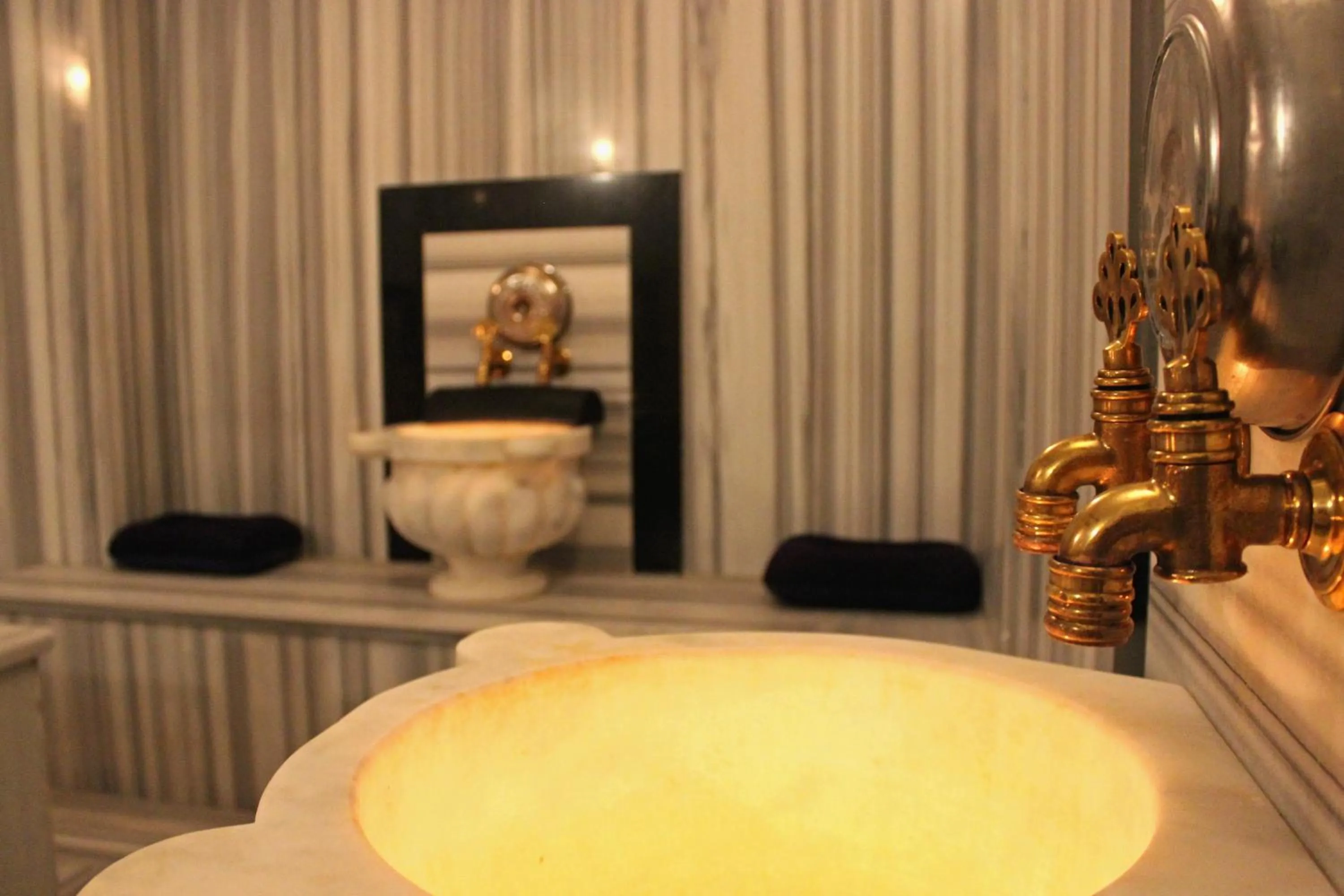 Public Bath in Savk Hotel