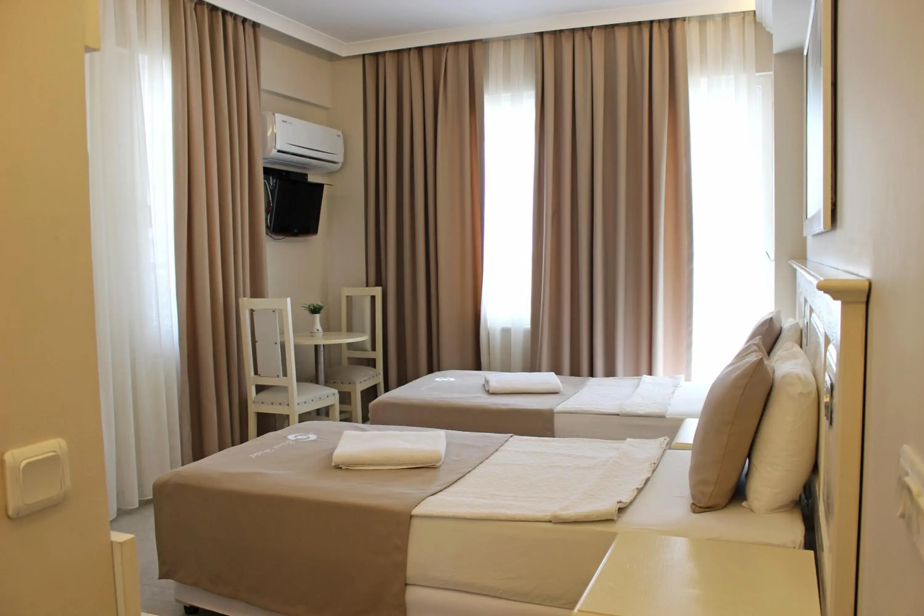 Photo of the whole room, Bed in Savk Hotel Photo of the whole room, Bed in Savk Hotel