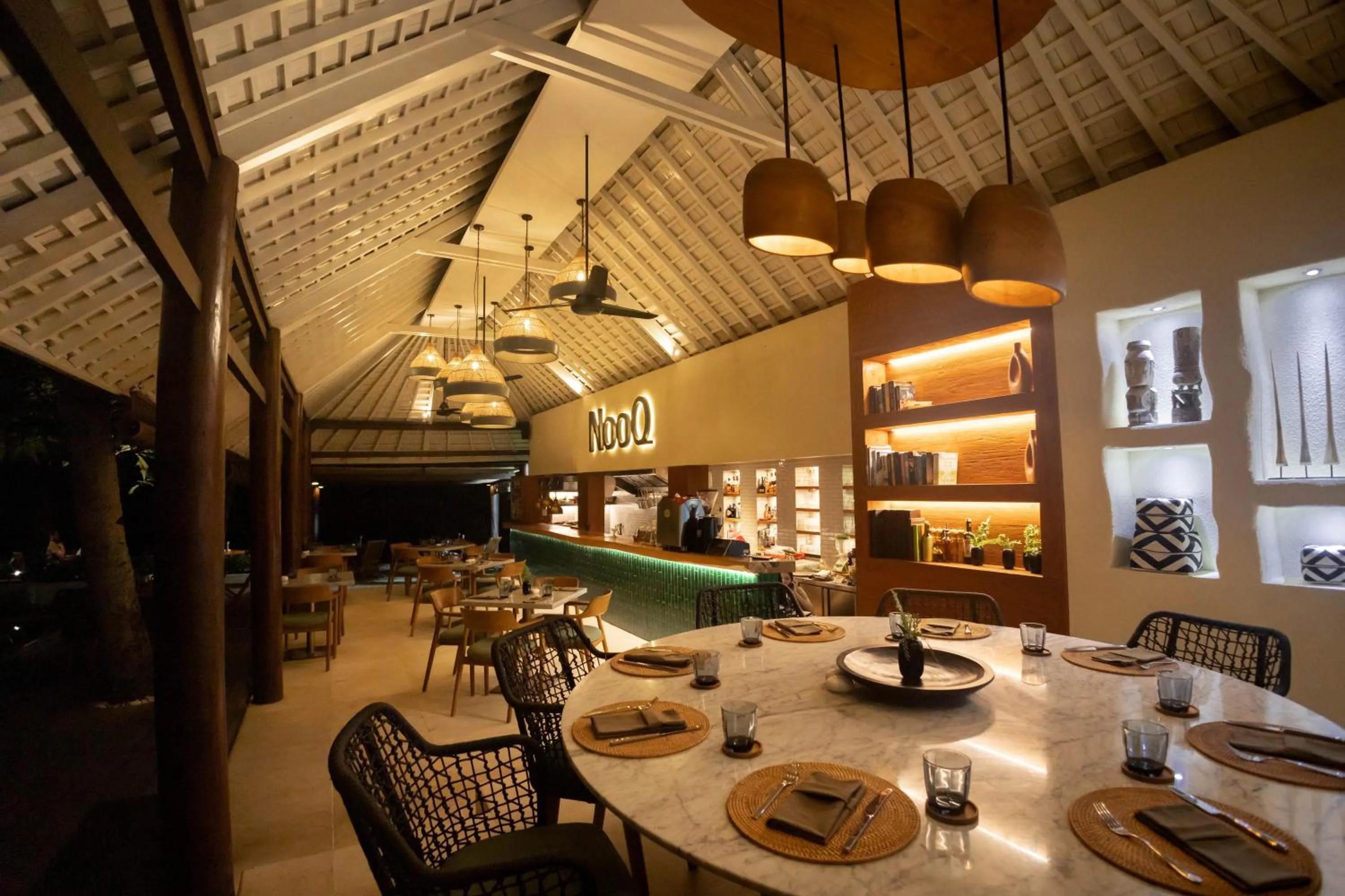 Restaurant/places to eat in Qunci Villas Resort