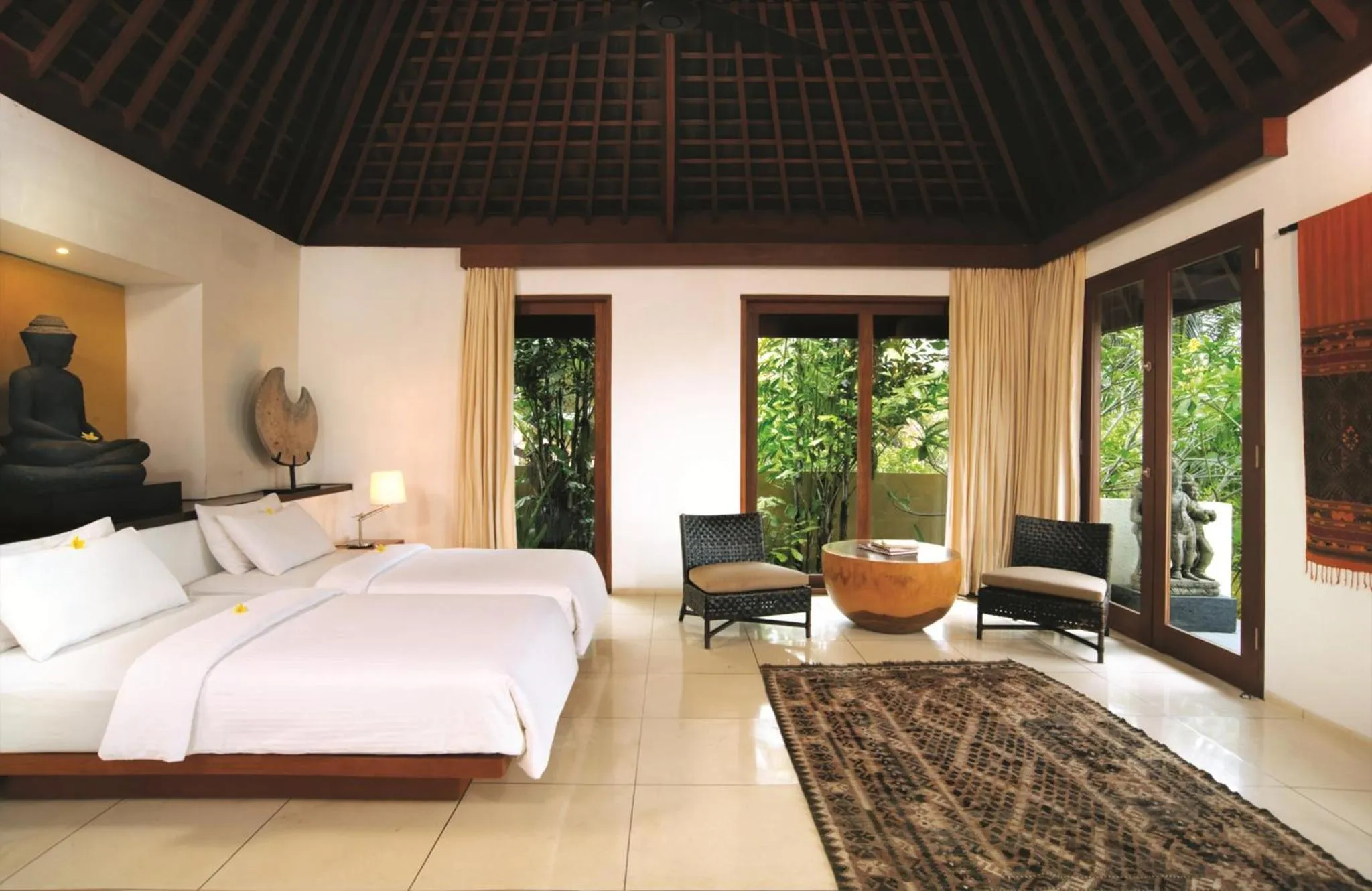 Bed in Qunci Villas Resort