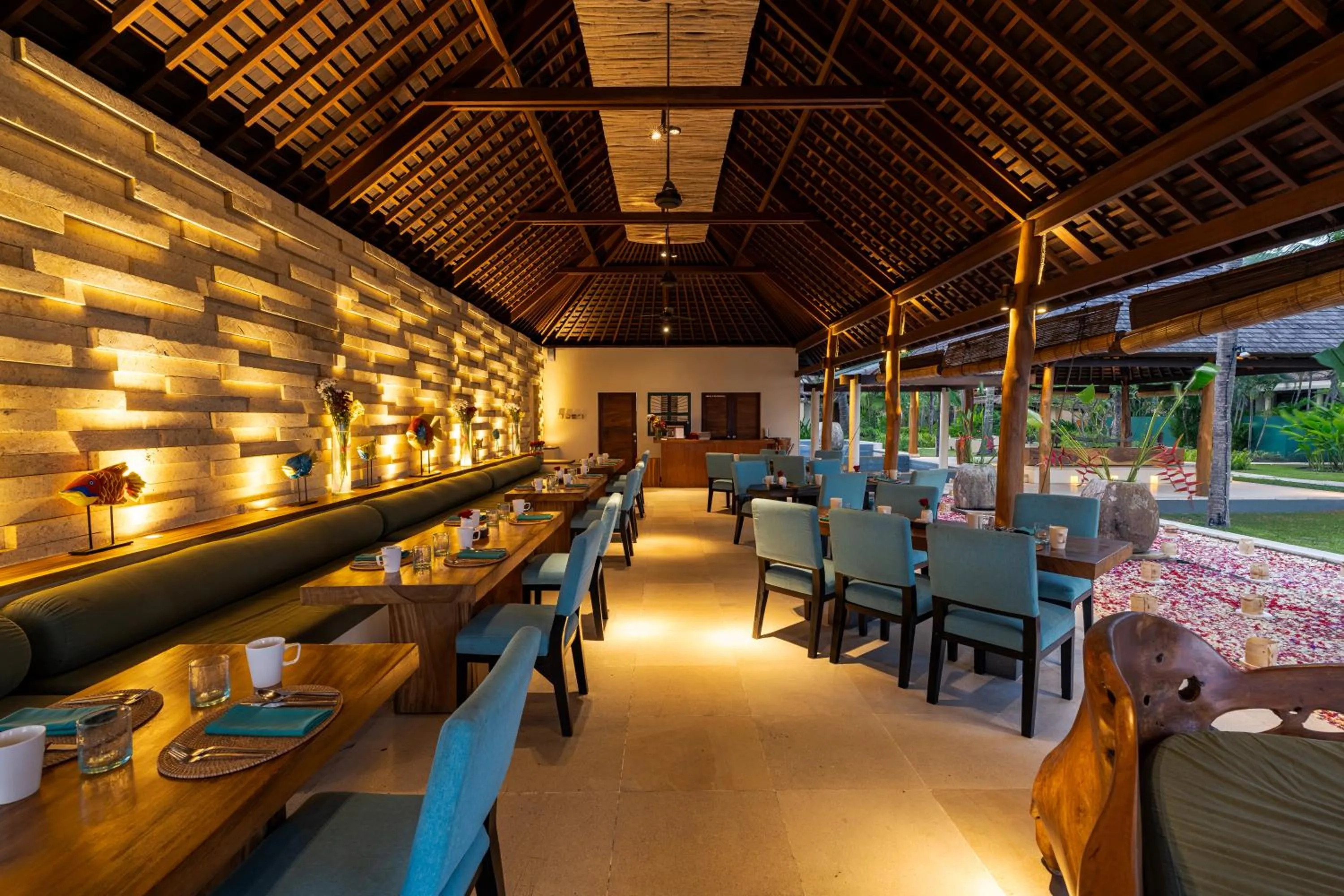Restaurant/places to eat in Qunci Villas Resort