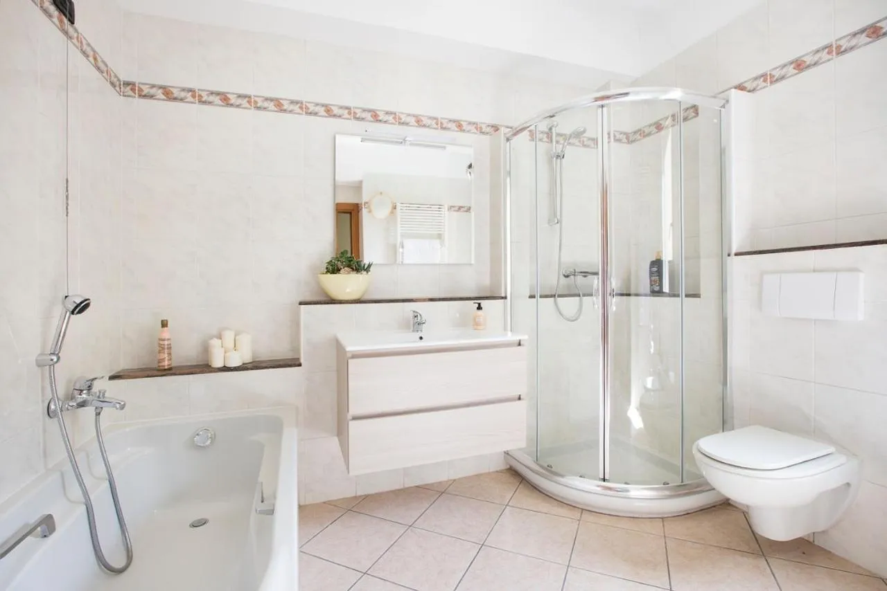 Shower in Hotel Piuro