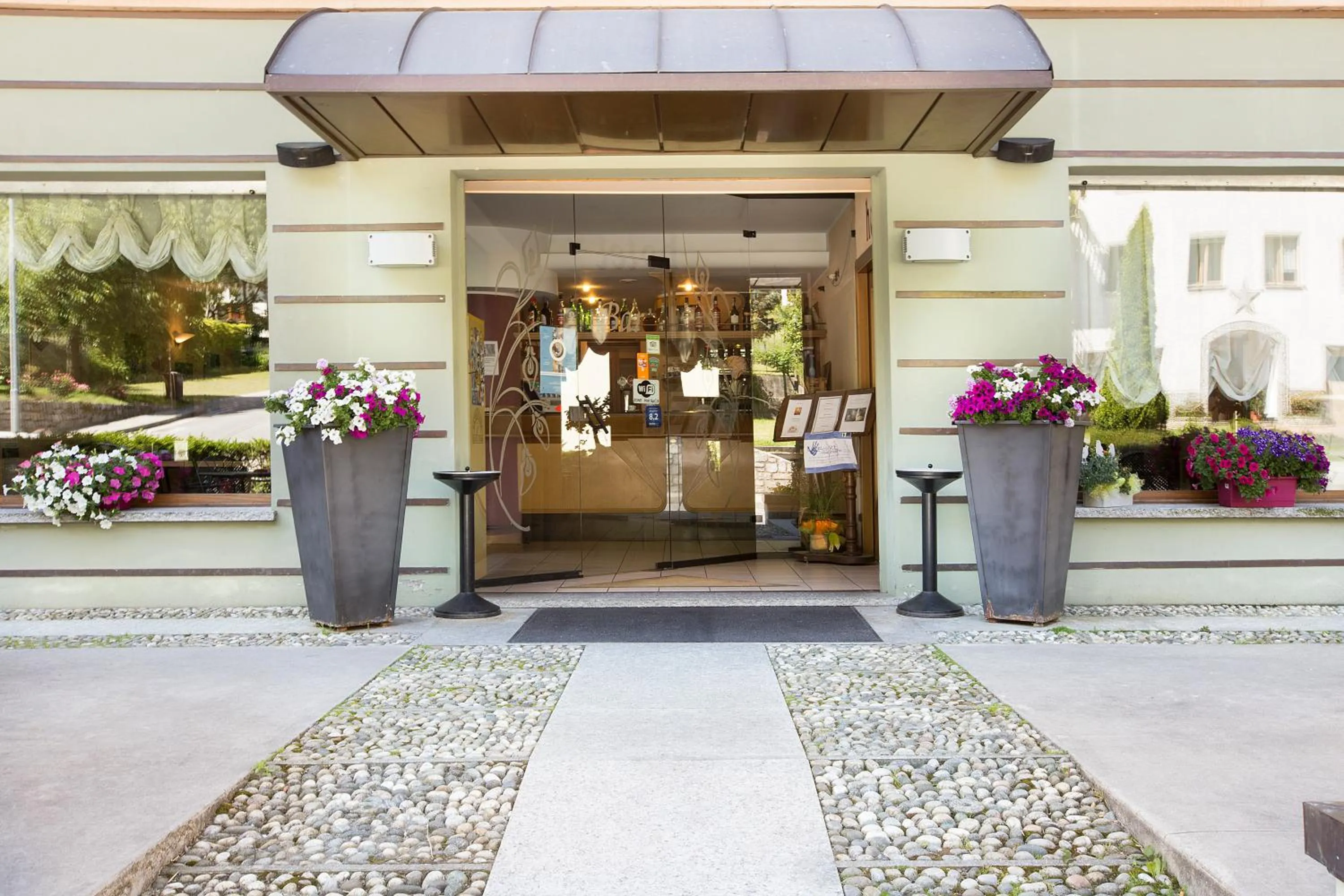 Facade/entrance in Hotel Piuro
