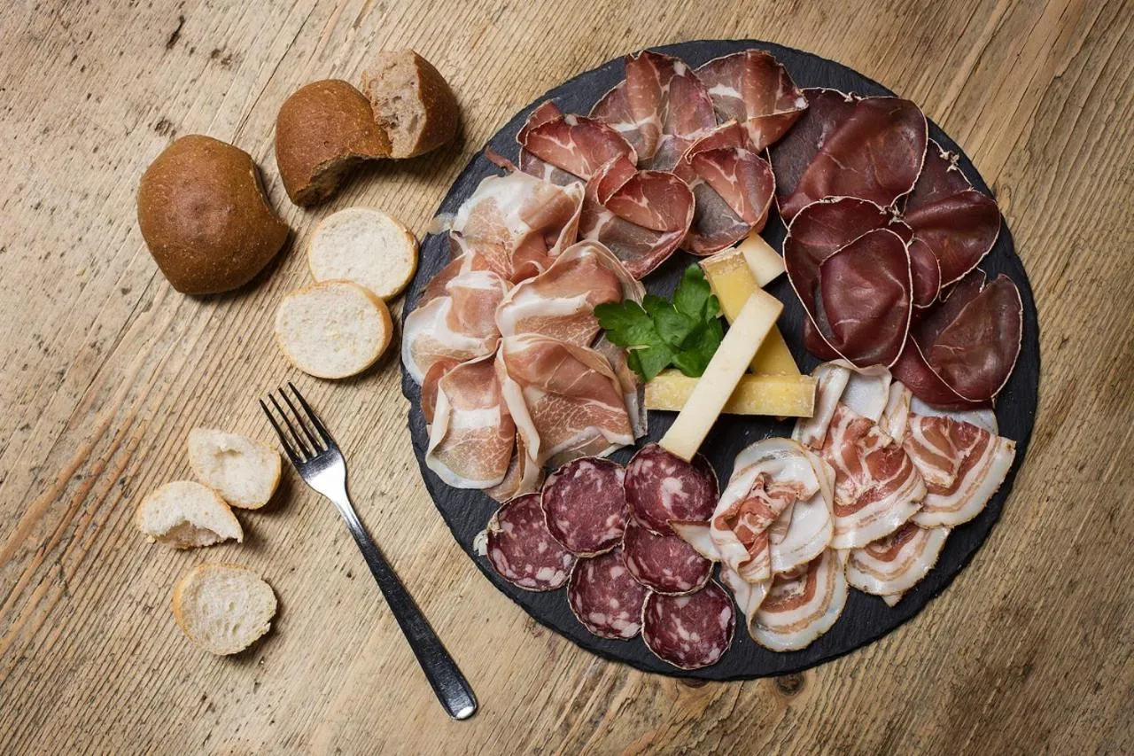 Restaurant/places to eat in Hotel Piuro