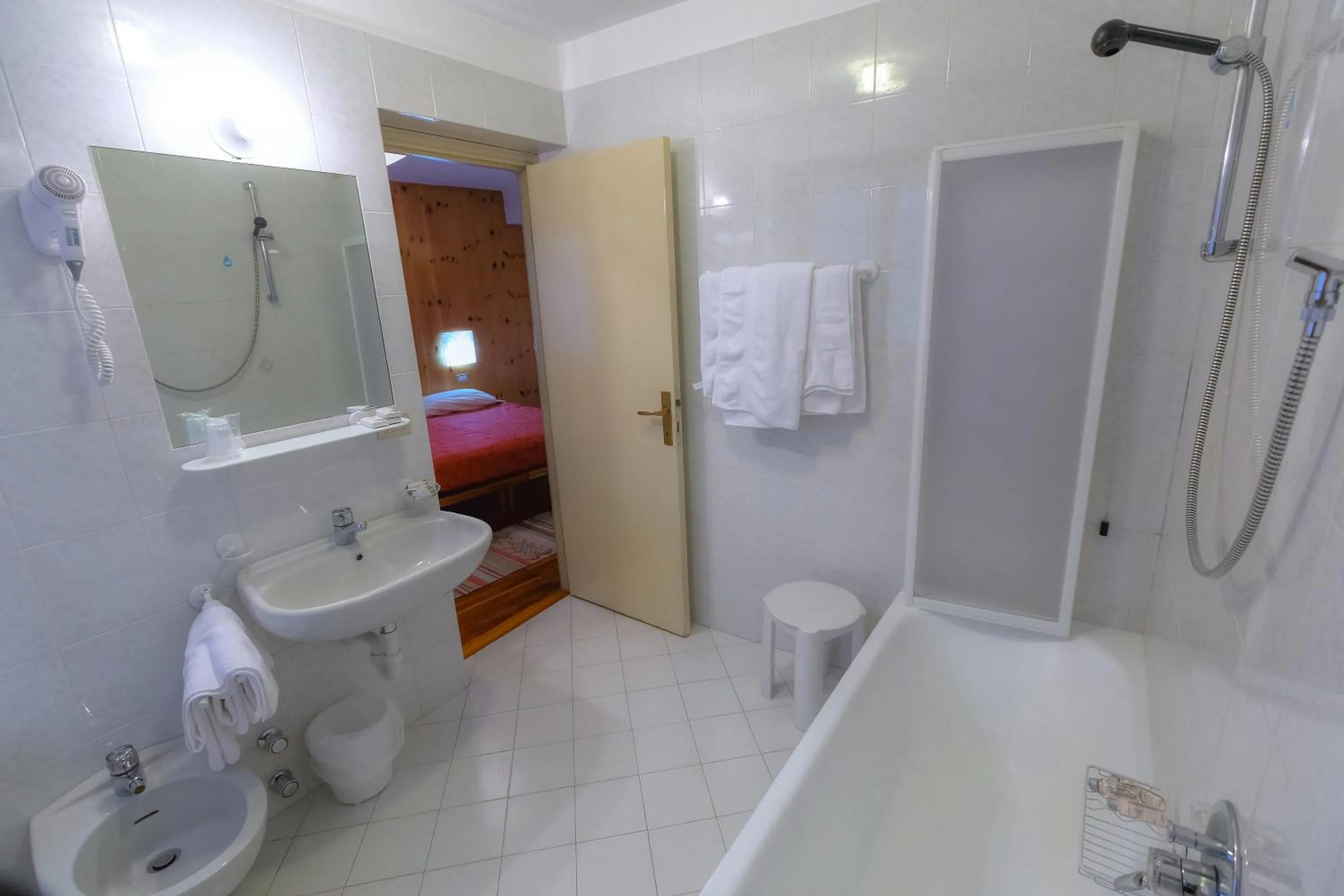 Bathroom in Albergo K2