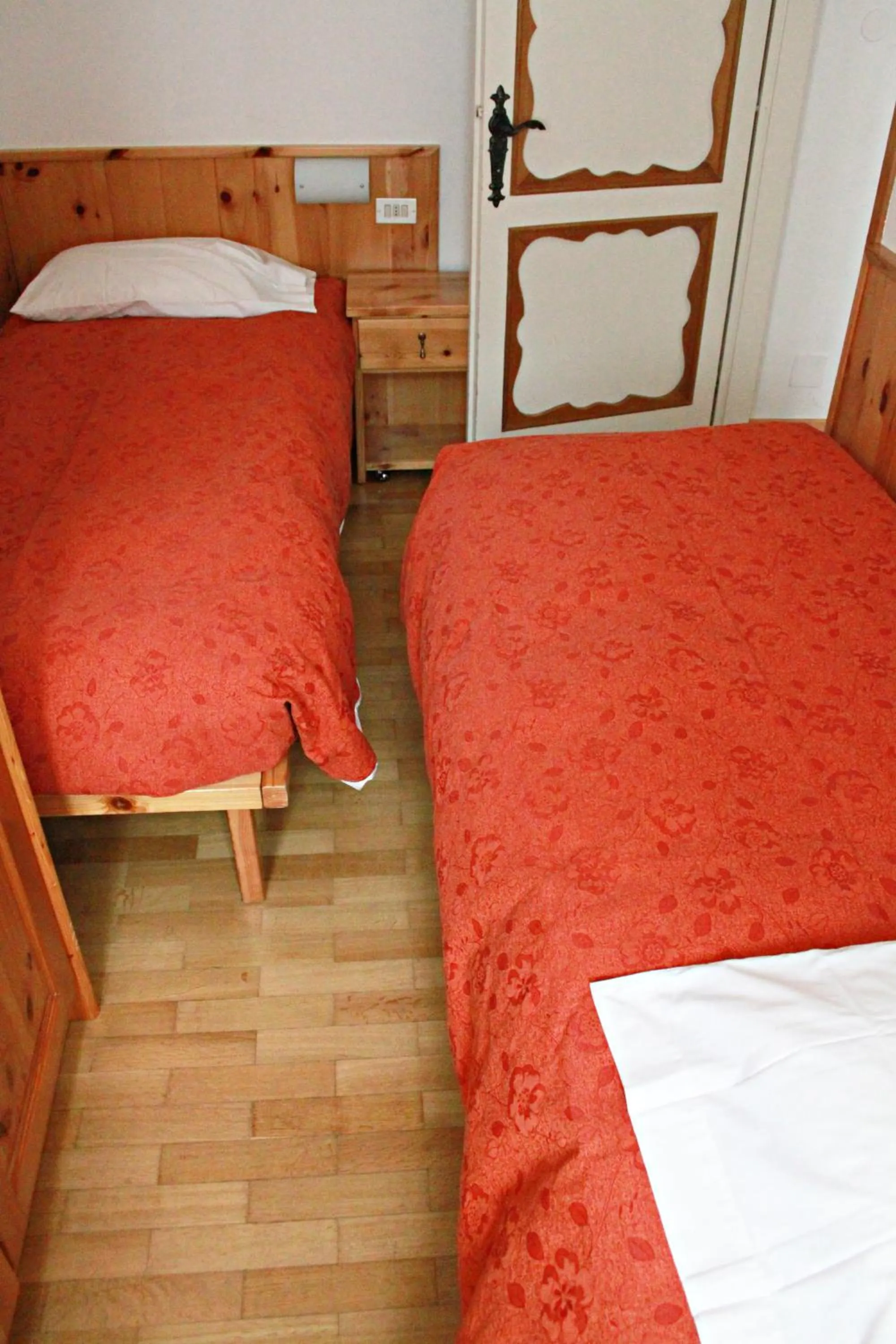 Bedroom, Bed in Albergo K2