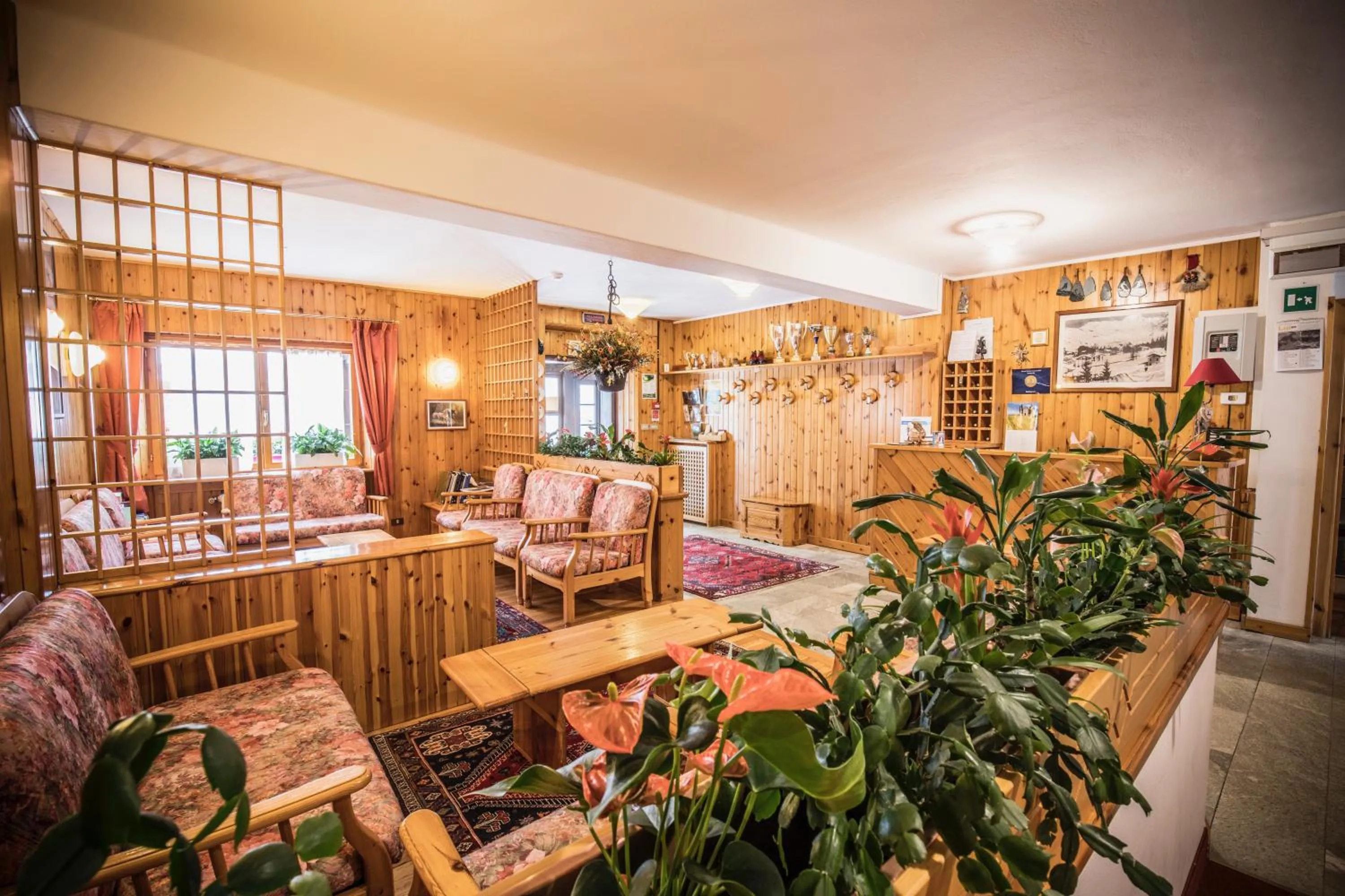 Lobby or reception in Albergo K2