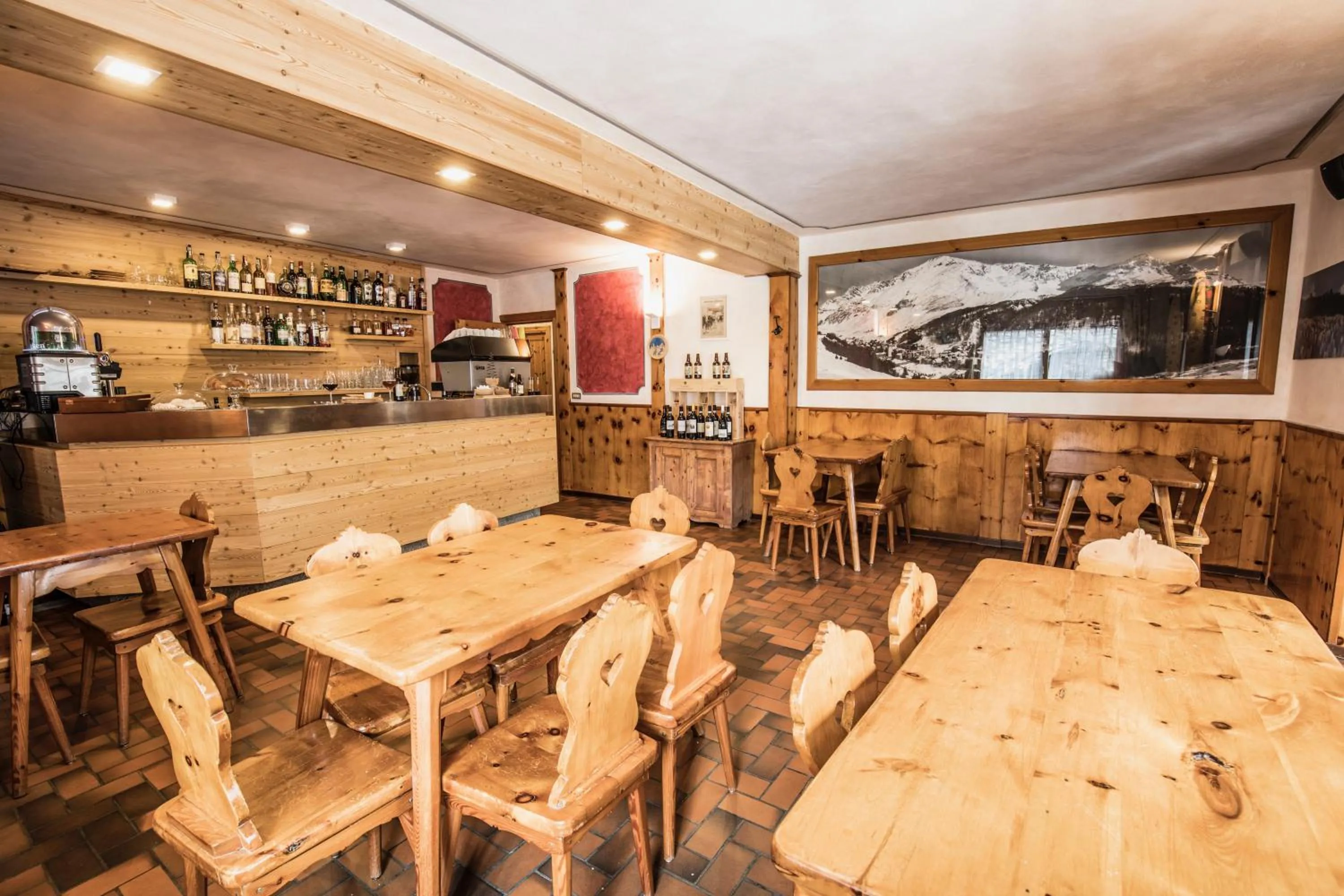 Lounge or bar in Albergo K2