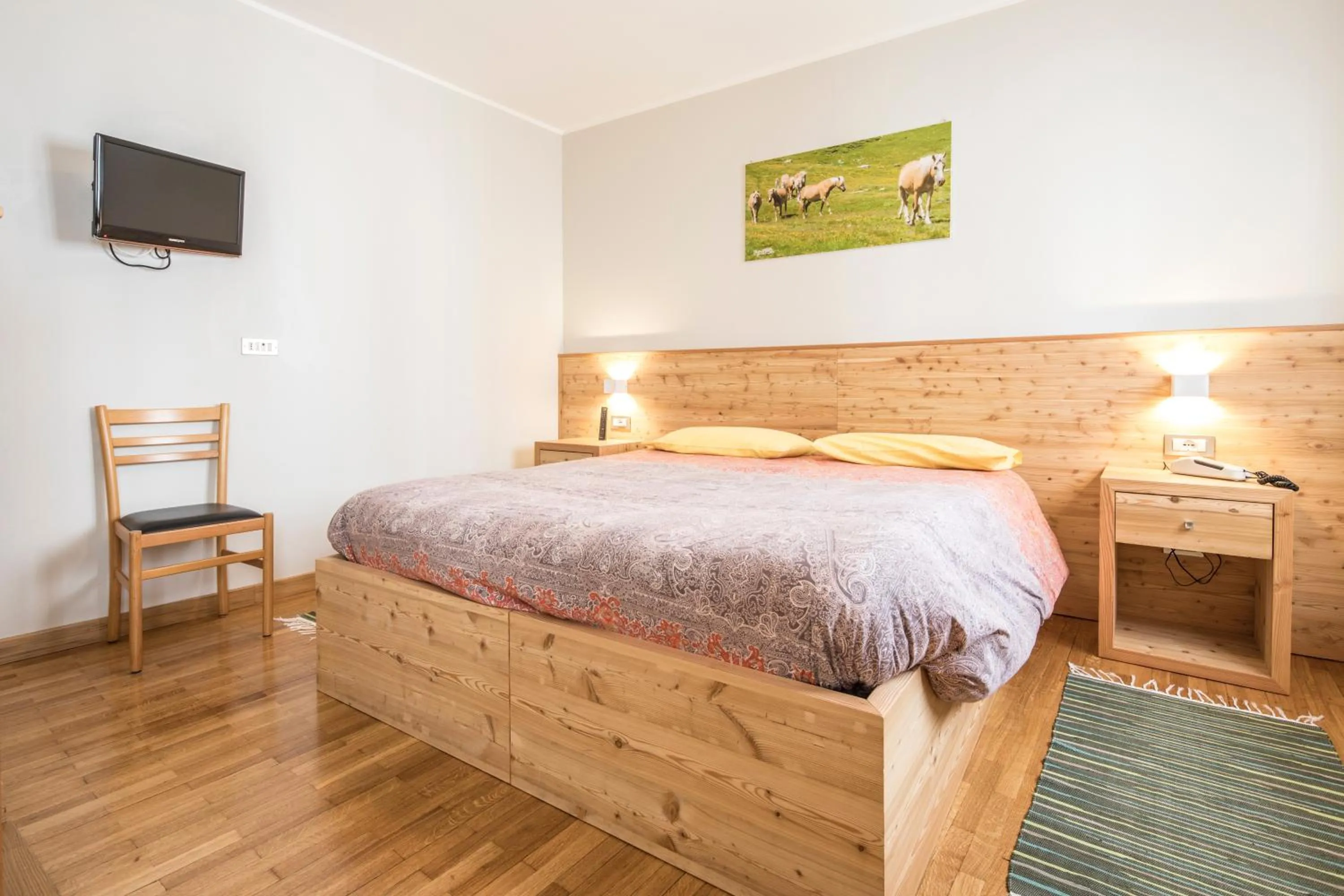 Bedroom, Bed in Albergo K2