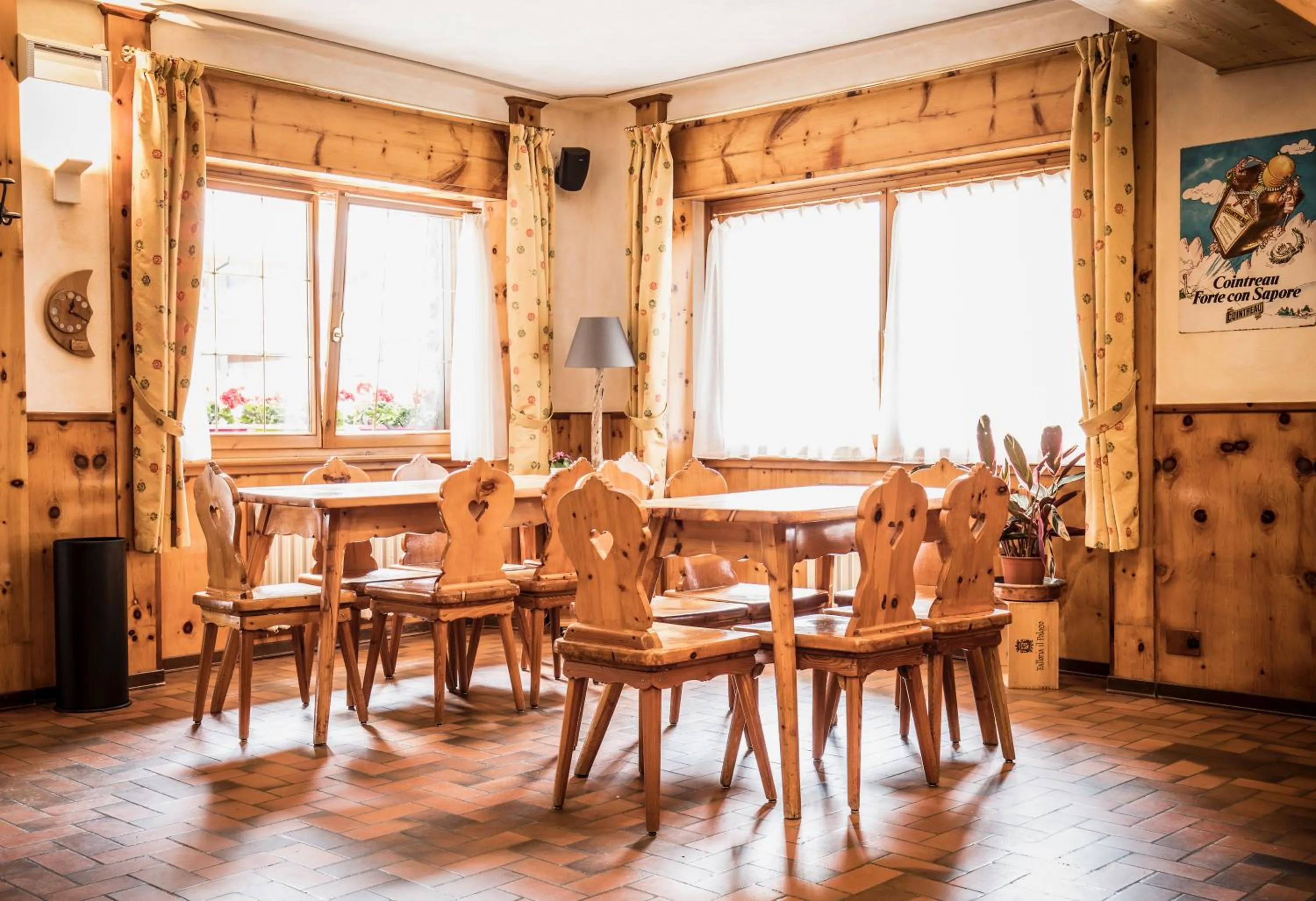Lounge or bar in Albergo K2
