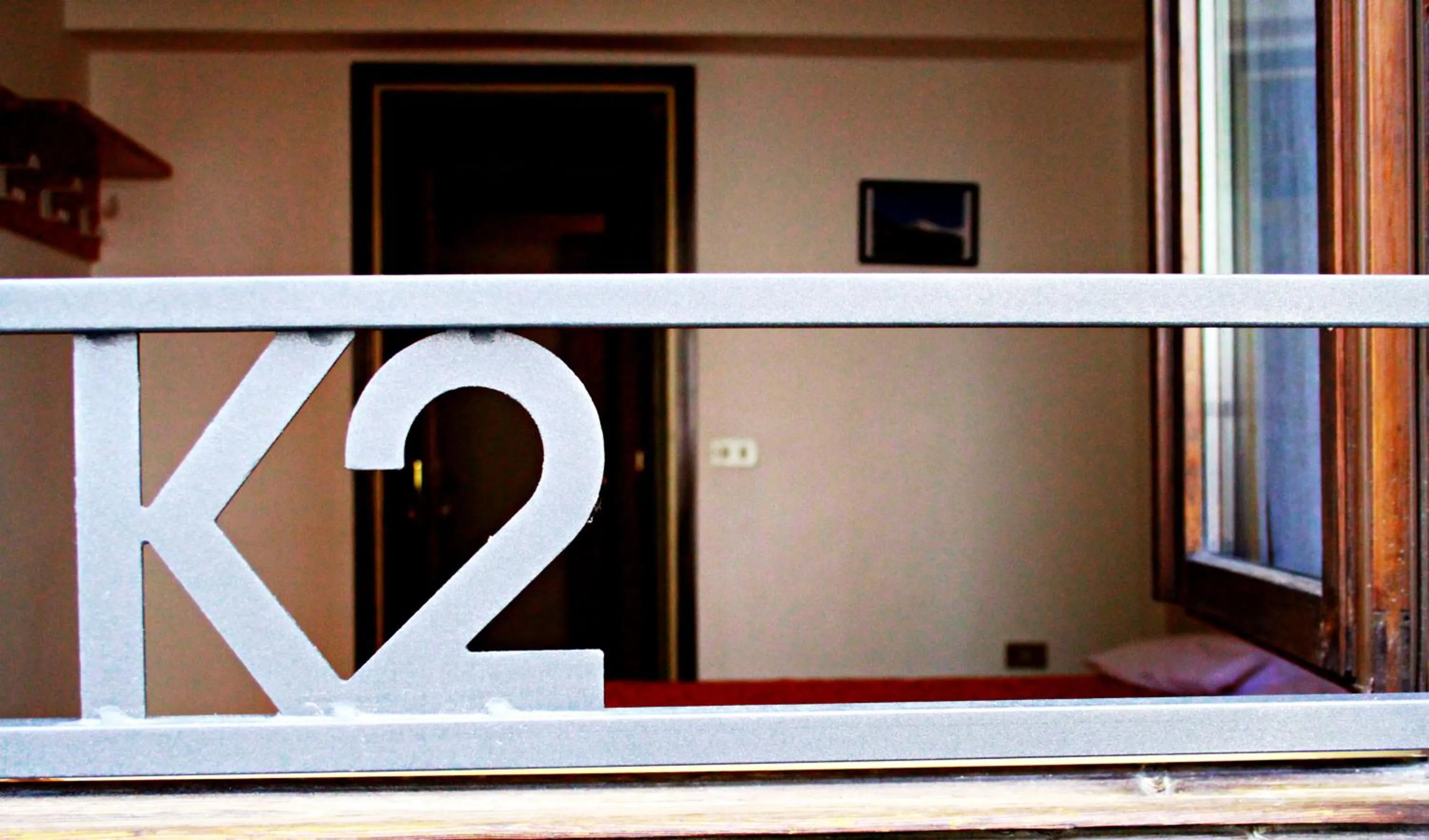 Decorative detail in Albergo K2