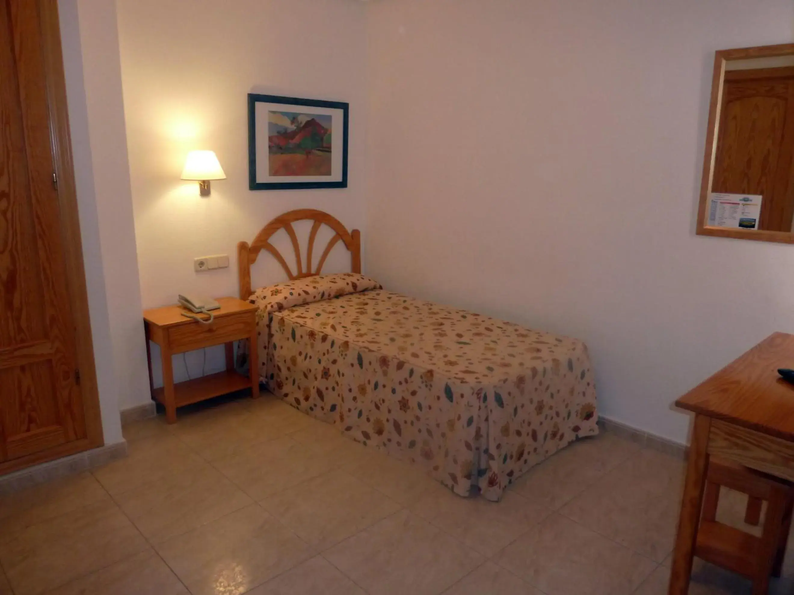 Comfort Single Room in Hotel Levante Comfort Single Room in Hotel Levante