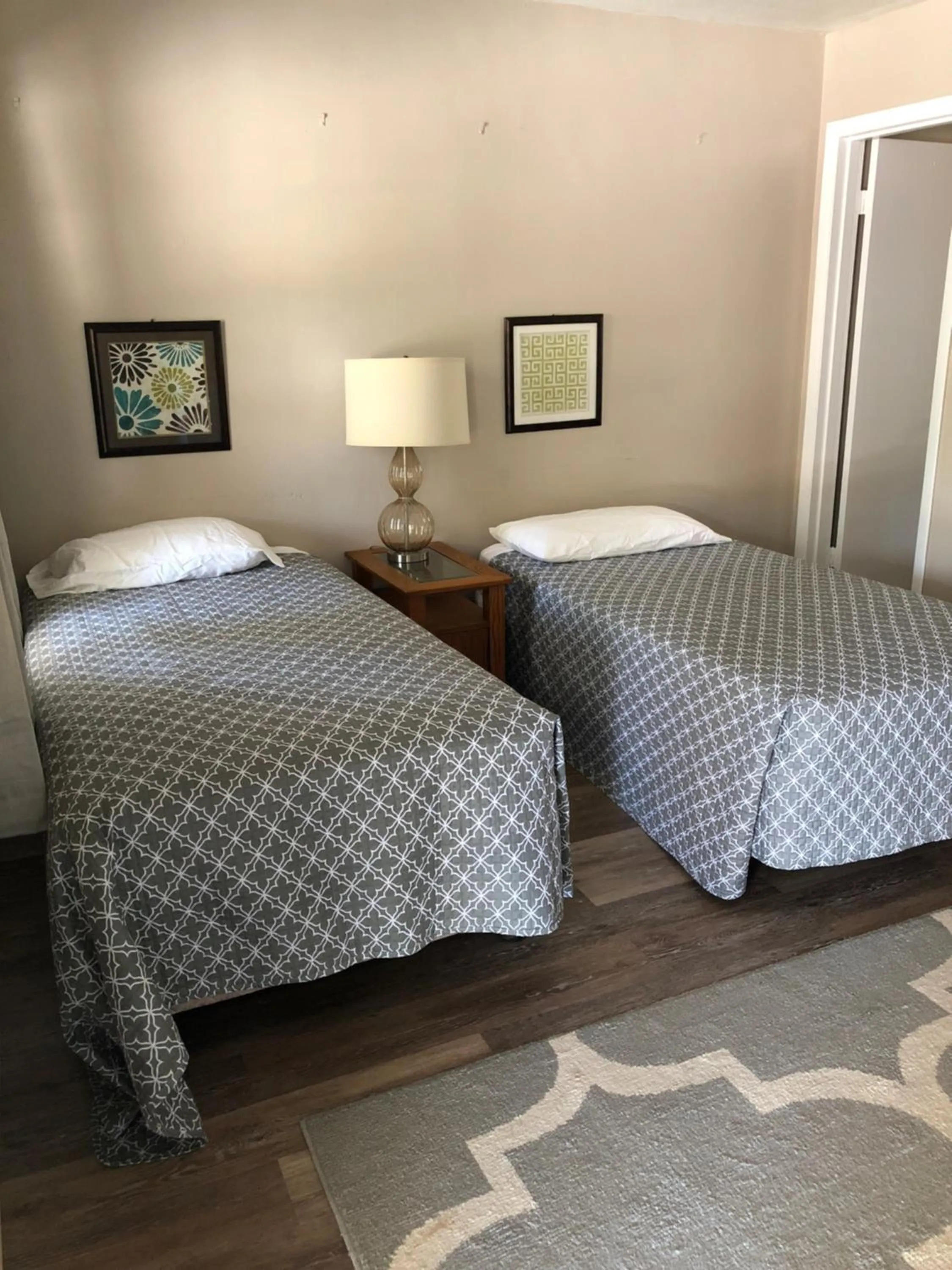 Pennwood Motor Lodge