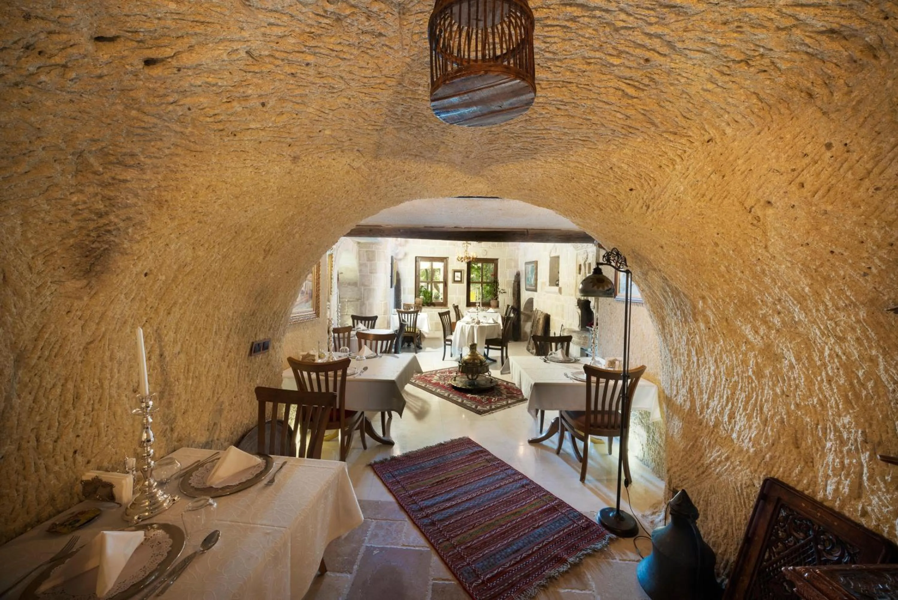 Restaurant/places to eat in Tafoni Houses Cave Hotel
