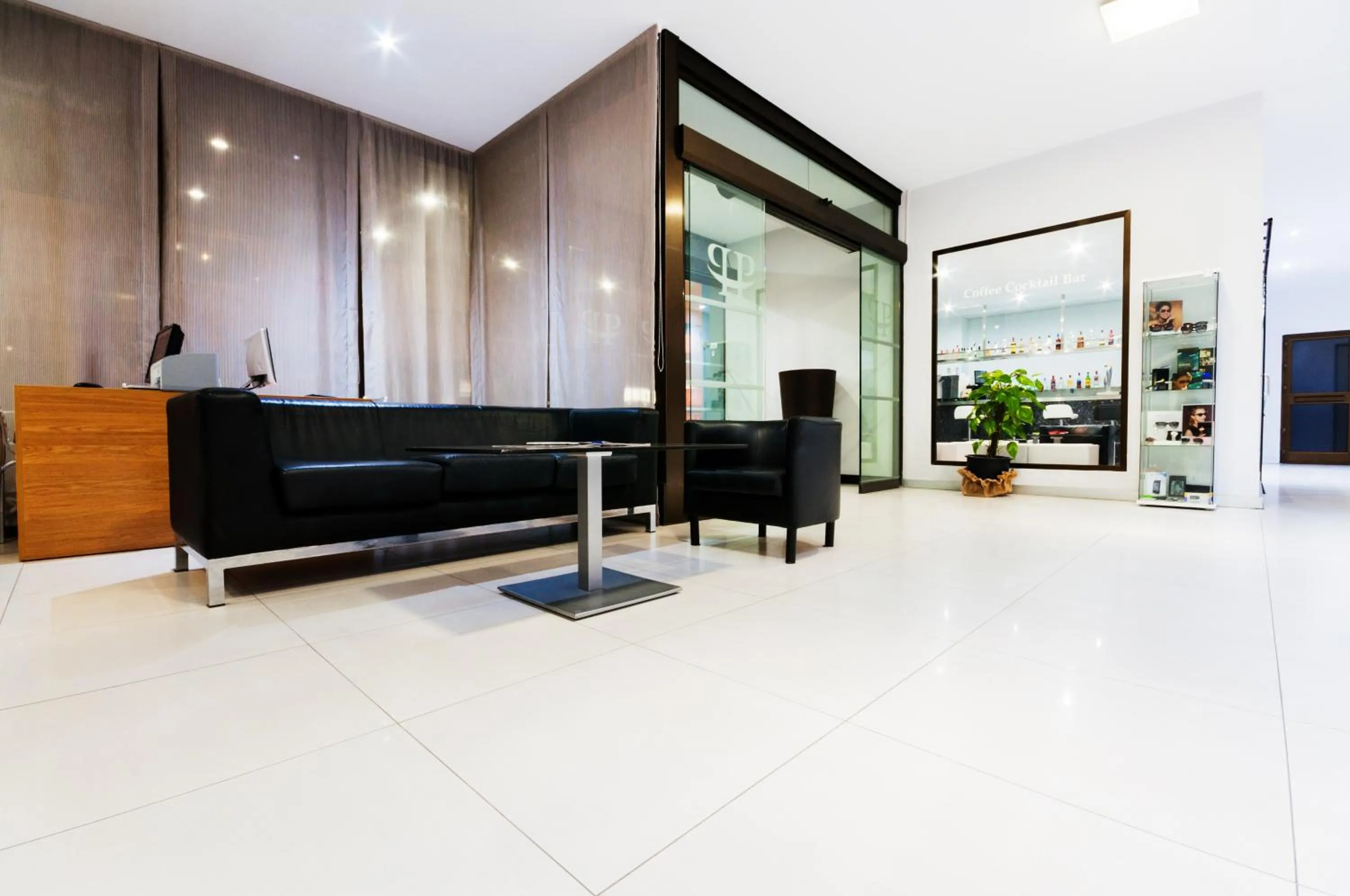 Lobby or reception in Hotel Fontana Plaza