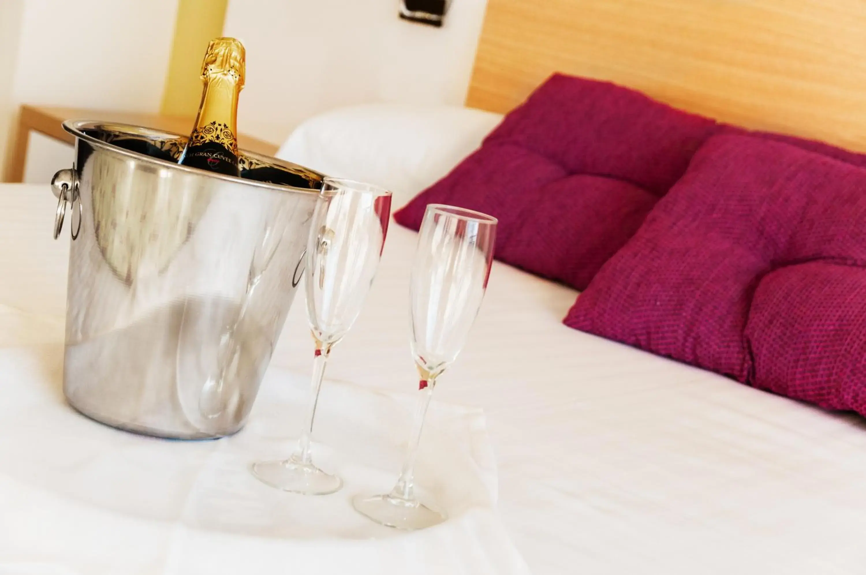 Bed in Hotel Fontana Plaza Bed in Hotel Fontana Plaza