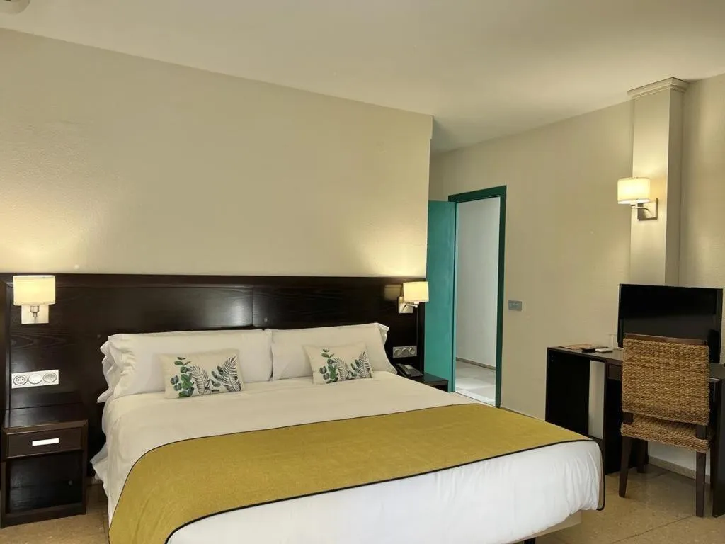 Photo of the whole room, Bed in Itaca Colón by Soho Boutique