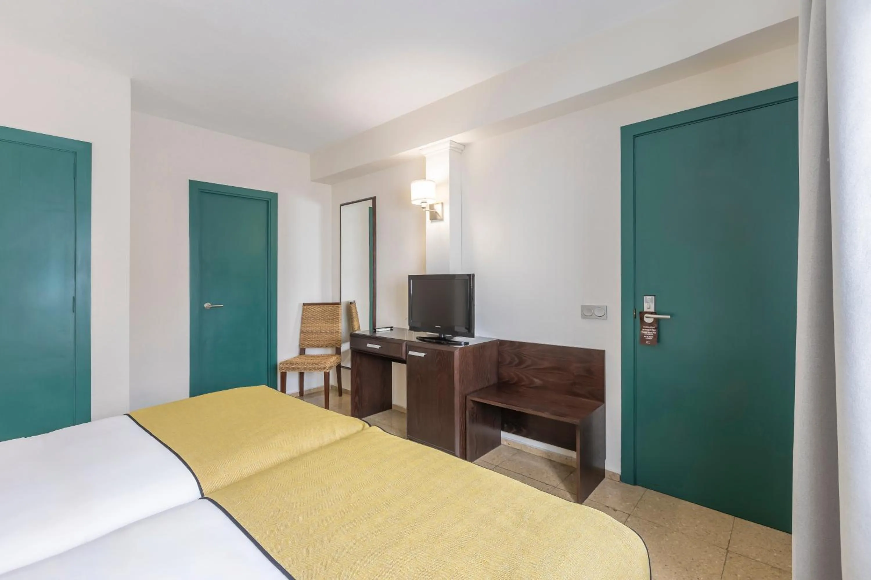 Bedroom, Bed in Itaca Colón by Soho Boutique