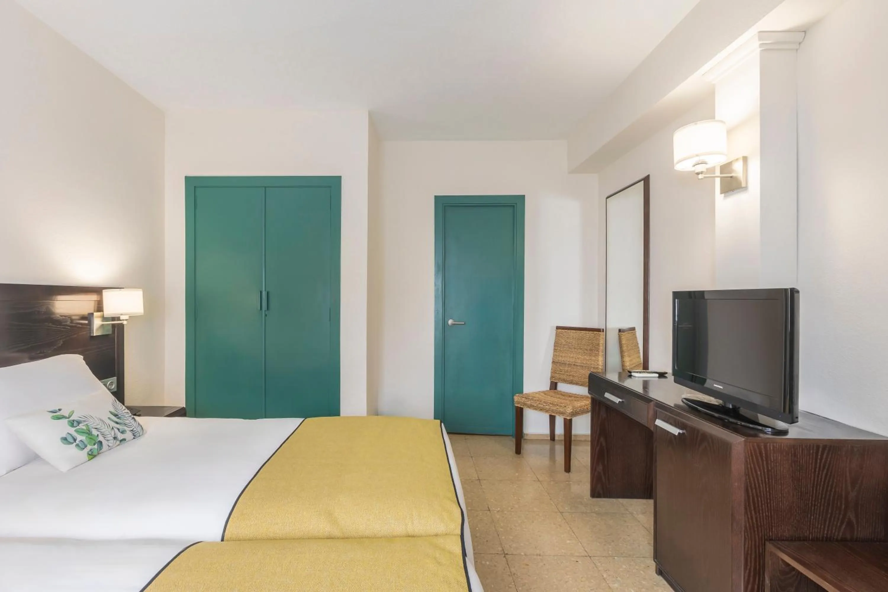 Bedroom, Bed in Itaca Colón by Soho Boutique