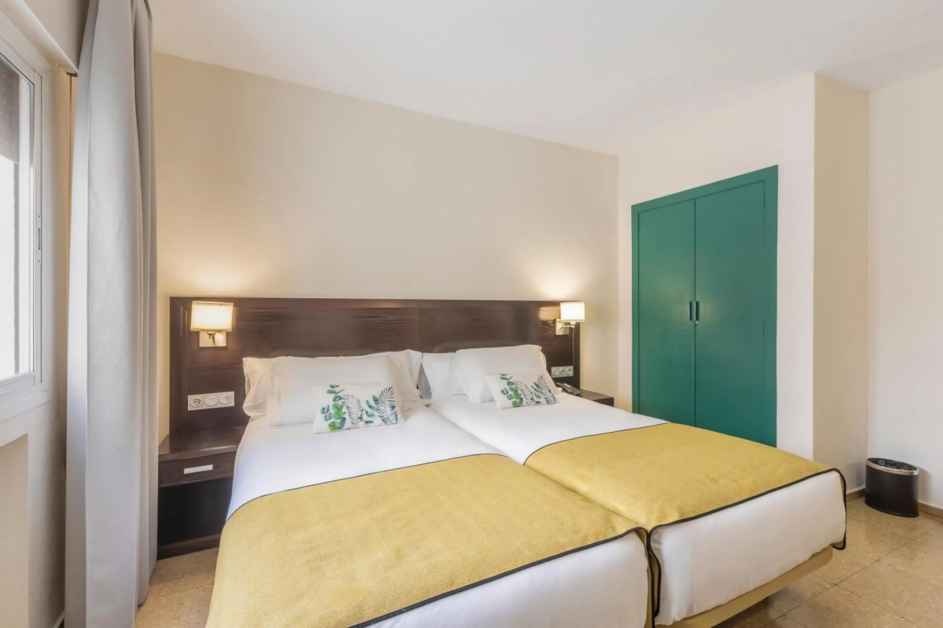 Bedroom, Bed in Itaca Colón by Soho Boutique