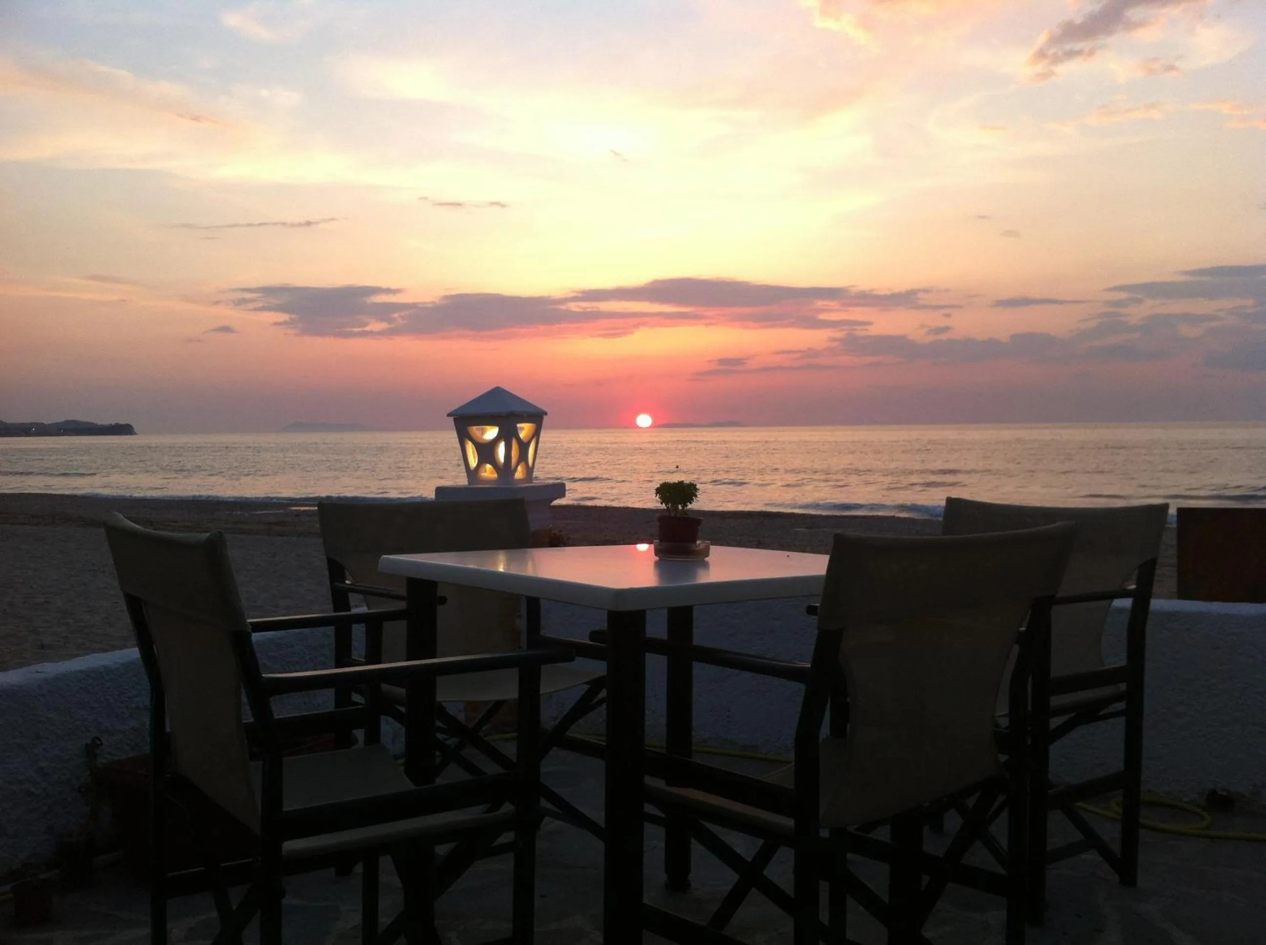 Restaurant/places to eat in Filorian Hotel Apartments