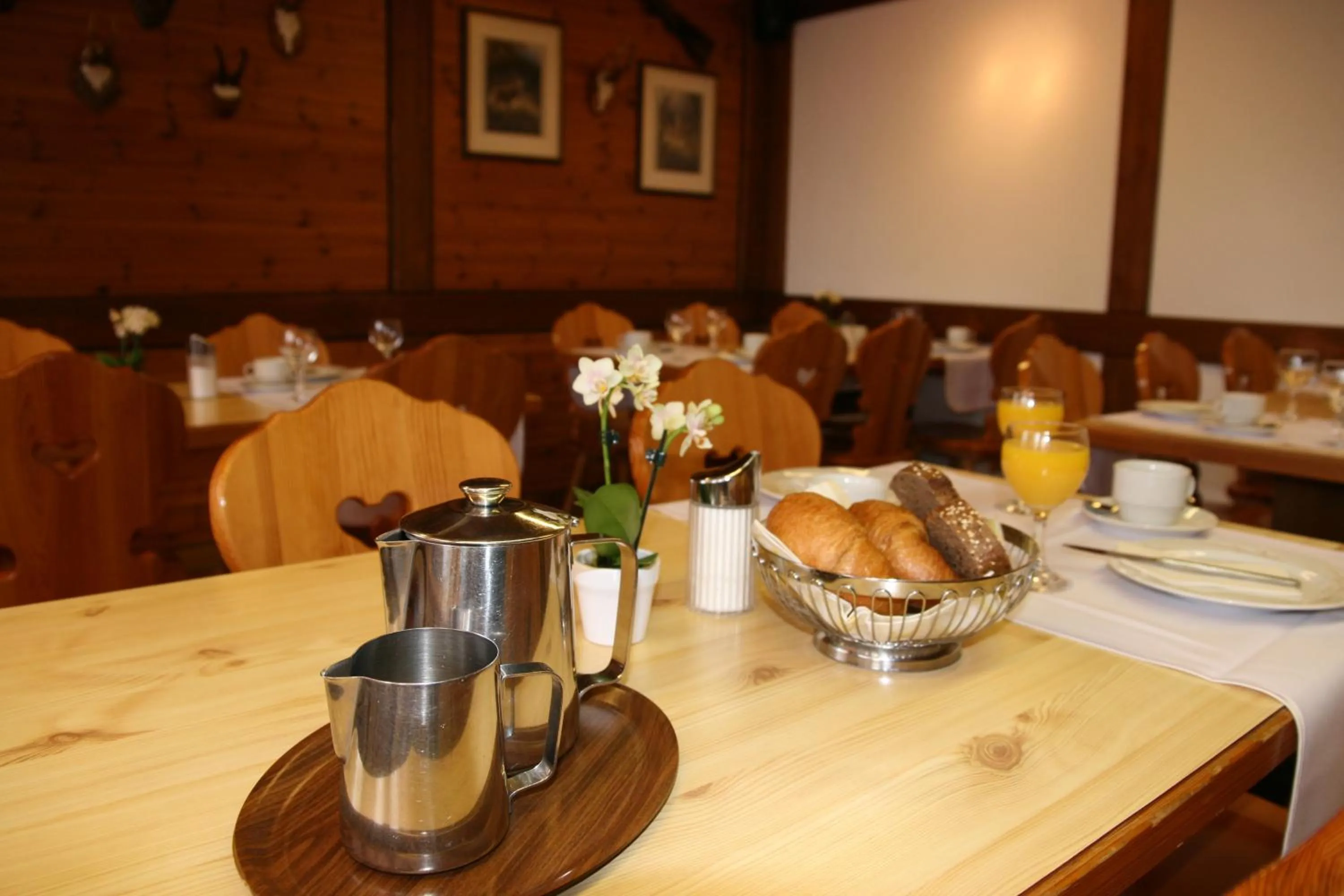 Restaurant/places to eat in Hotel Glärnisch Hof