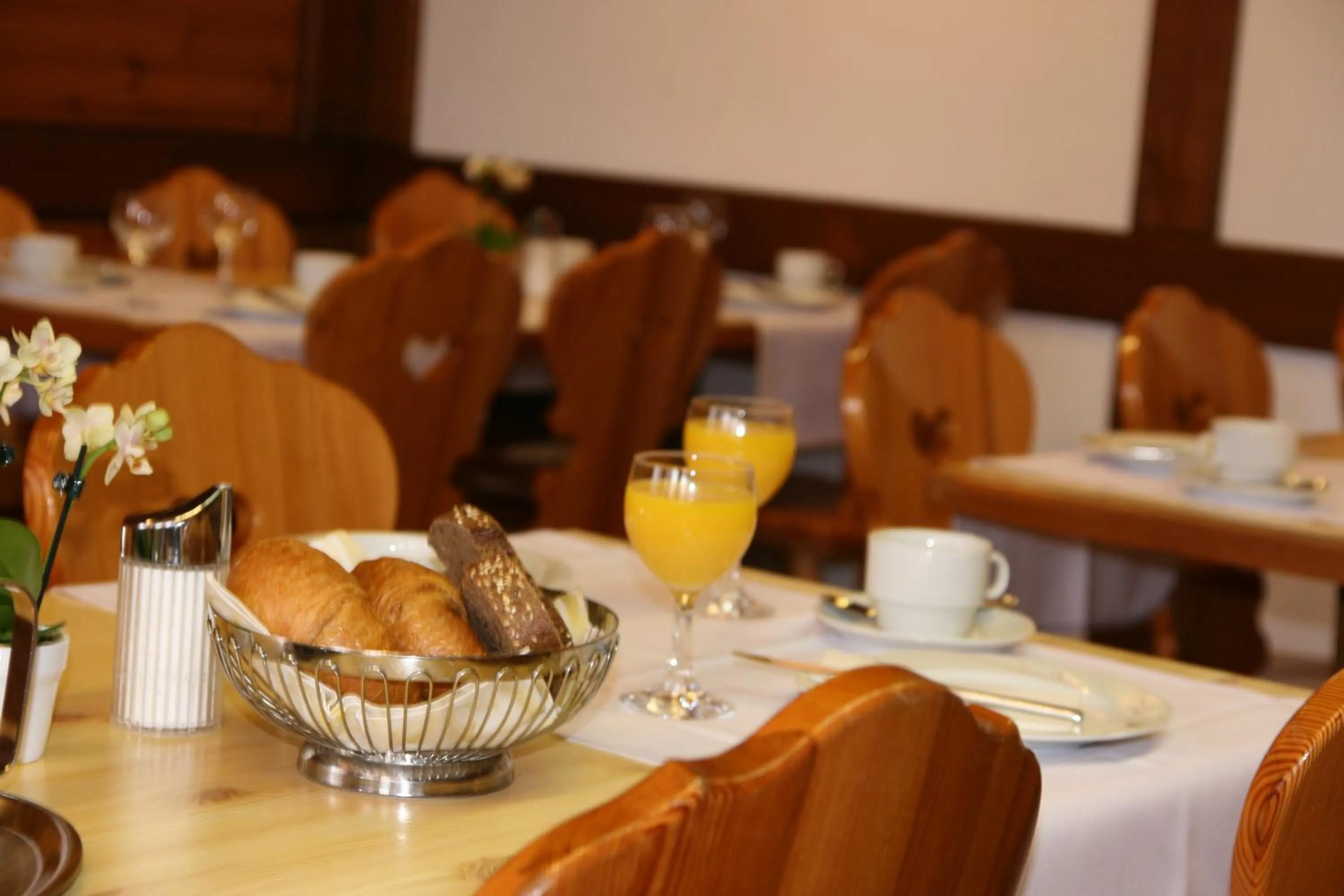 Restaurant/places to eat in Hotel Glärnisch Hof