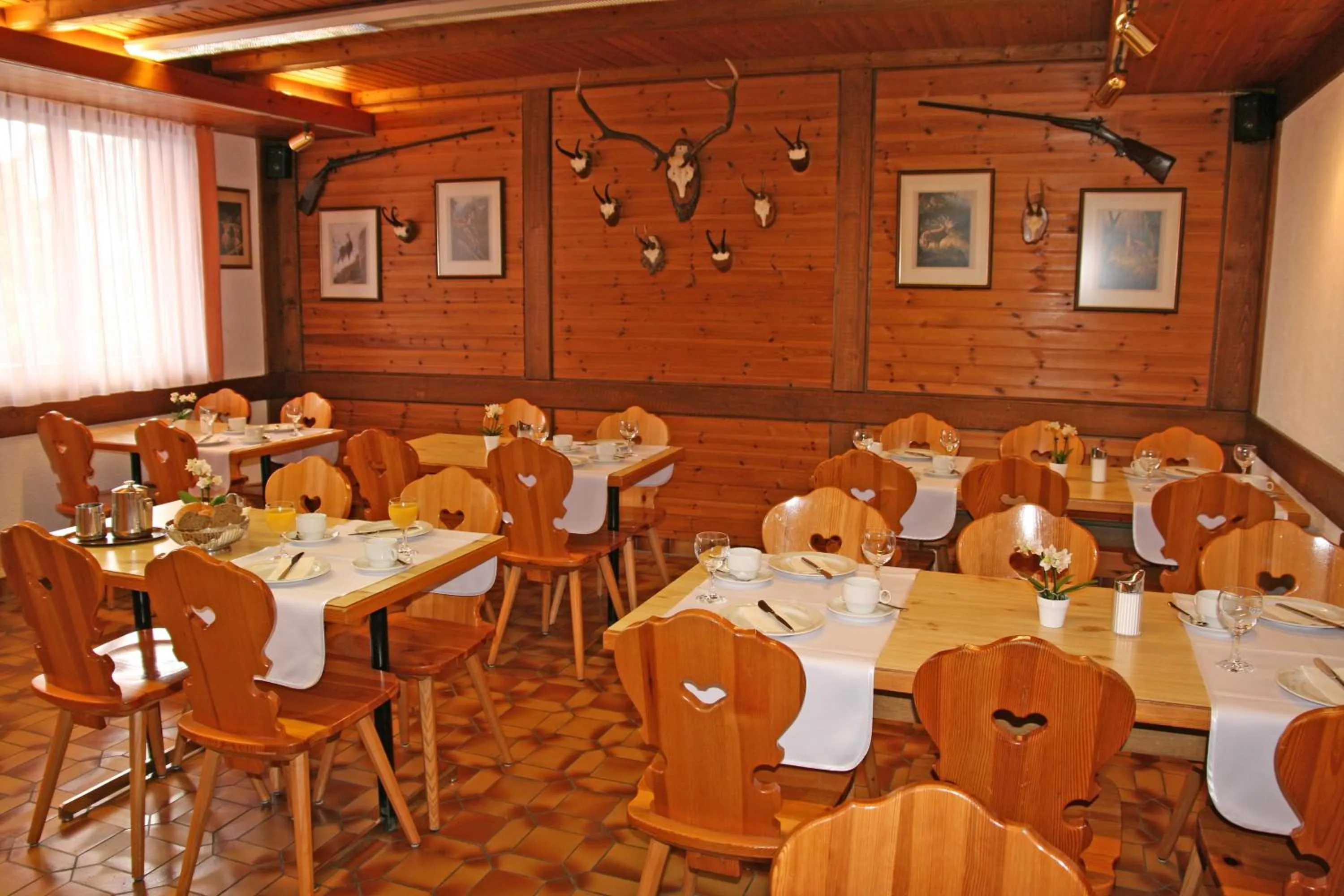 Restaurant/places to eat in Hotel Glärnisch Hof