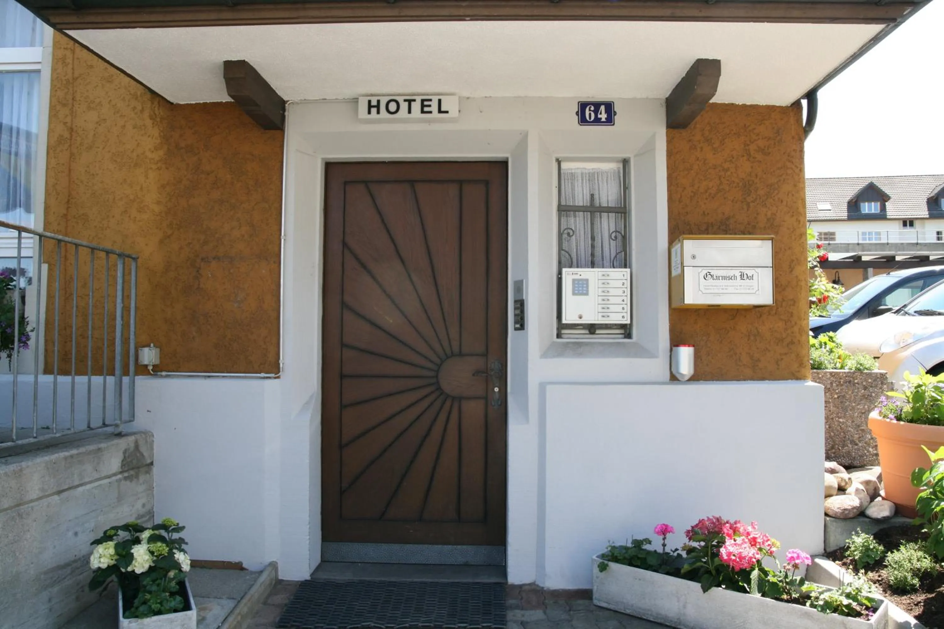 Facade/entrance in Hotel Glärnisch Hof