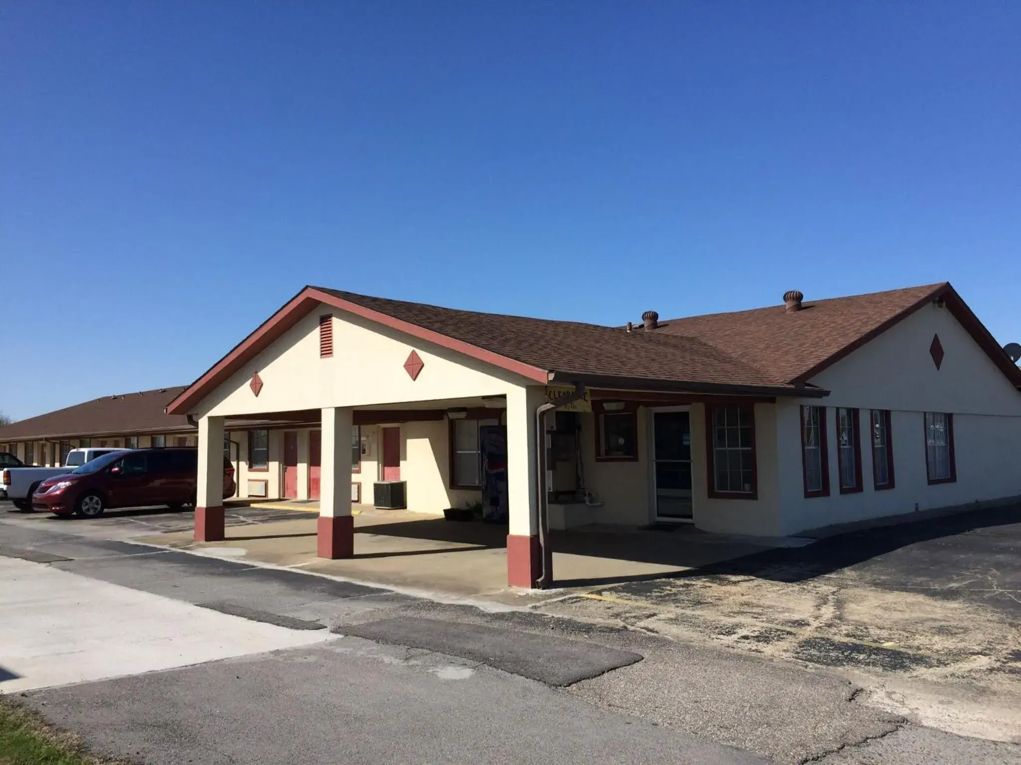Facade/entrance in Rexdale Inn Facade/entrance in Rexdale Inn